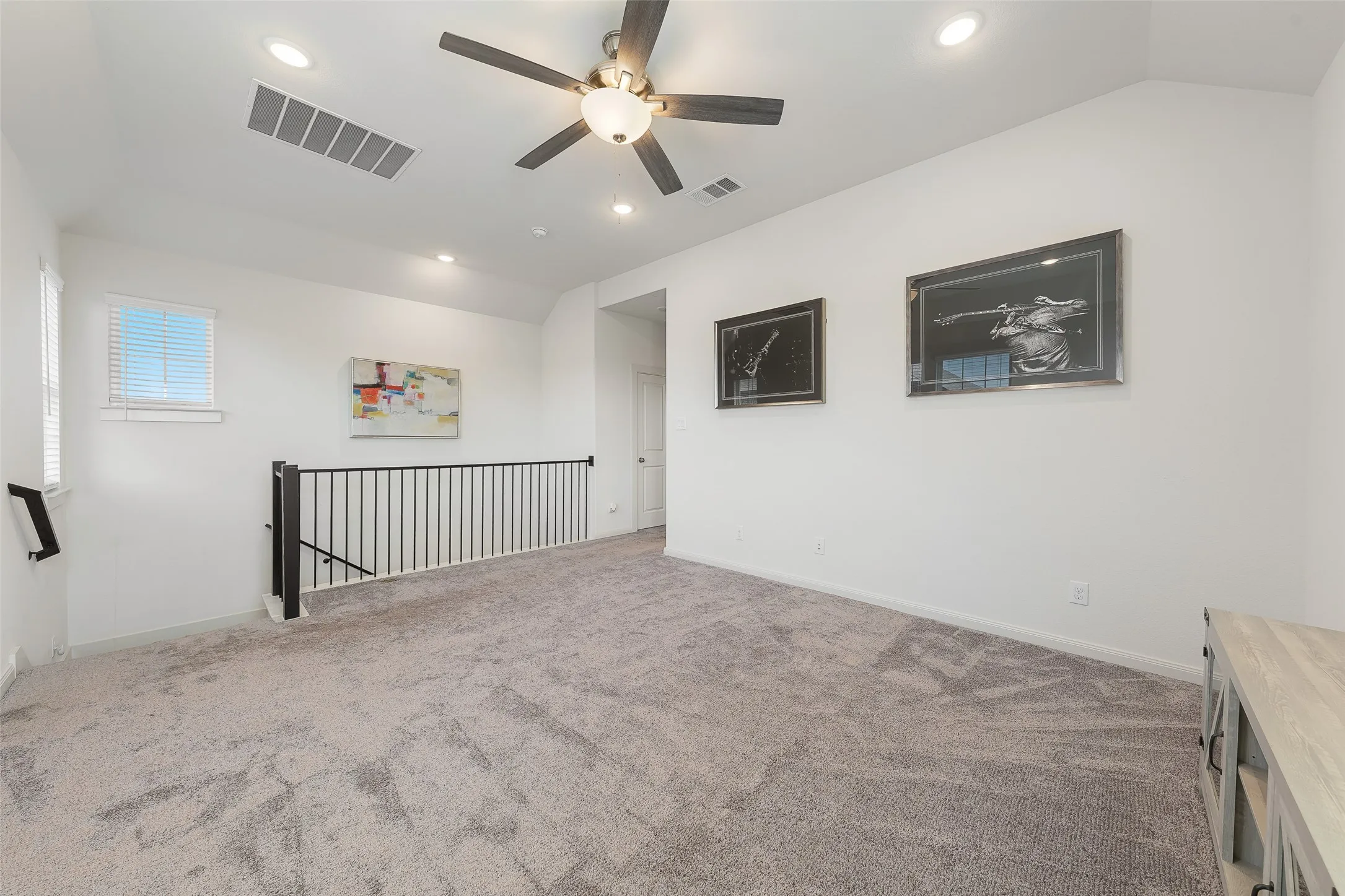 Single Family Residence For Sale in Collin County , 5825 Liberty Hill Drive, Mc Kinney, Texas 75070, 3 Bedroom, 3 Bathroom, 2 Garage spaces, 2,244 Sqft, built in 2019, mls#21335909, Real Estate Agent in Mc Kinney, Homes For Sale in Collin county, Homes For Sale in Mc Kinney, Realtor in Mc Kinney Texas, Real Estate Brokerage Independent Realty Texas, Luminita Cordes Realtor