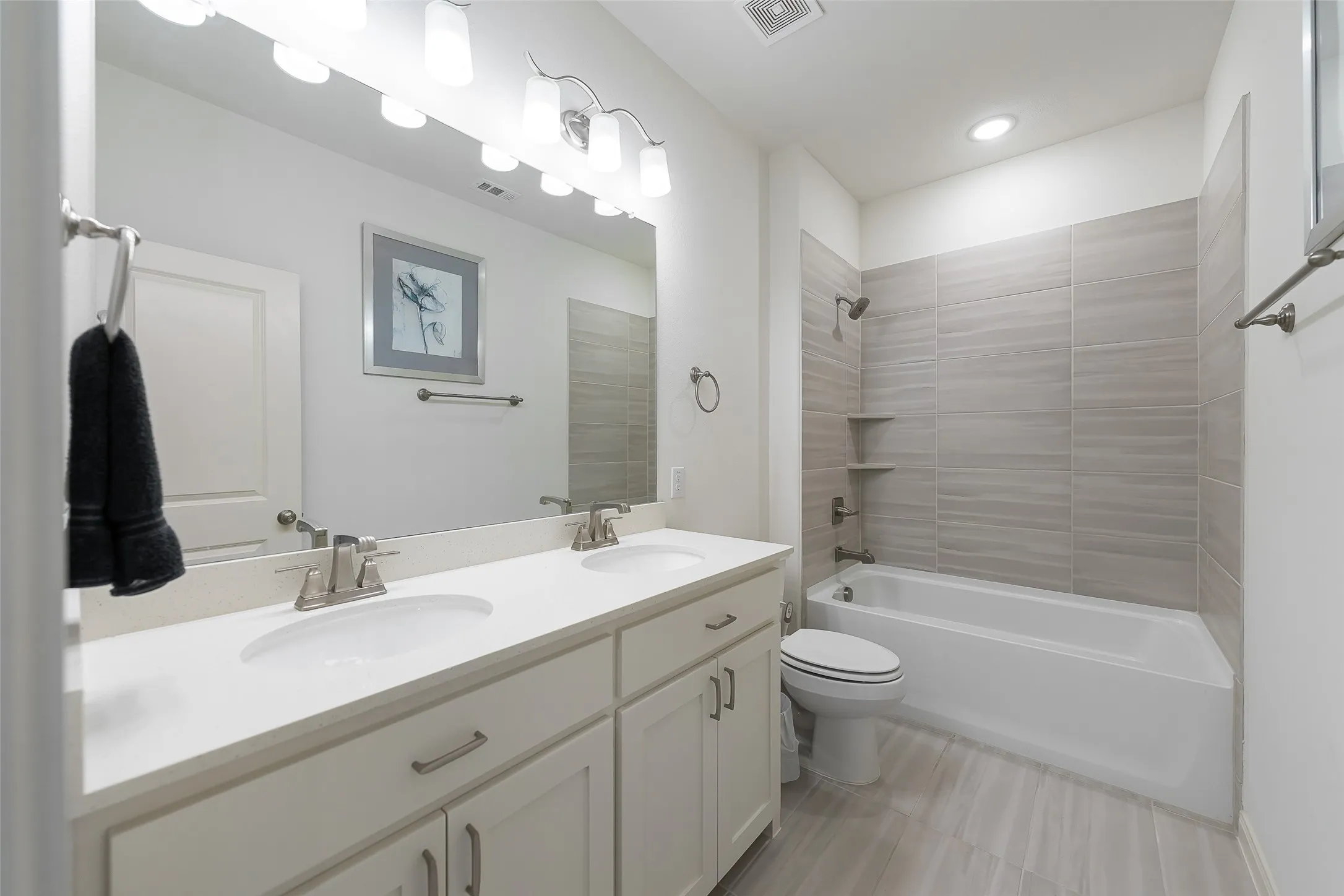 Single Family Residence For Sale in Collin County , 5825 Liberty Hill Drive, Mc Kinney, Texas 75070, 3 Bedroom, 3 Bathroom, 2 Garage spaces, 2,244 Sqft, built in 2019, mls#21335909, Real Estate Agent in Mc Kinney, Homes For Sale in Collin county, Homes For Sale in Mc Kinney, Realtor in Mc Kinney Texas, Real Estate Brokerage Independent Realty Texas, Luminita Cordes Realtor