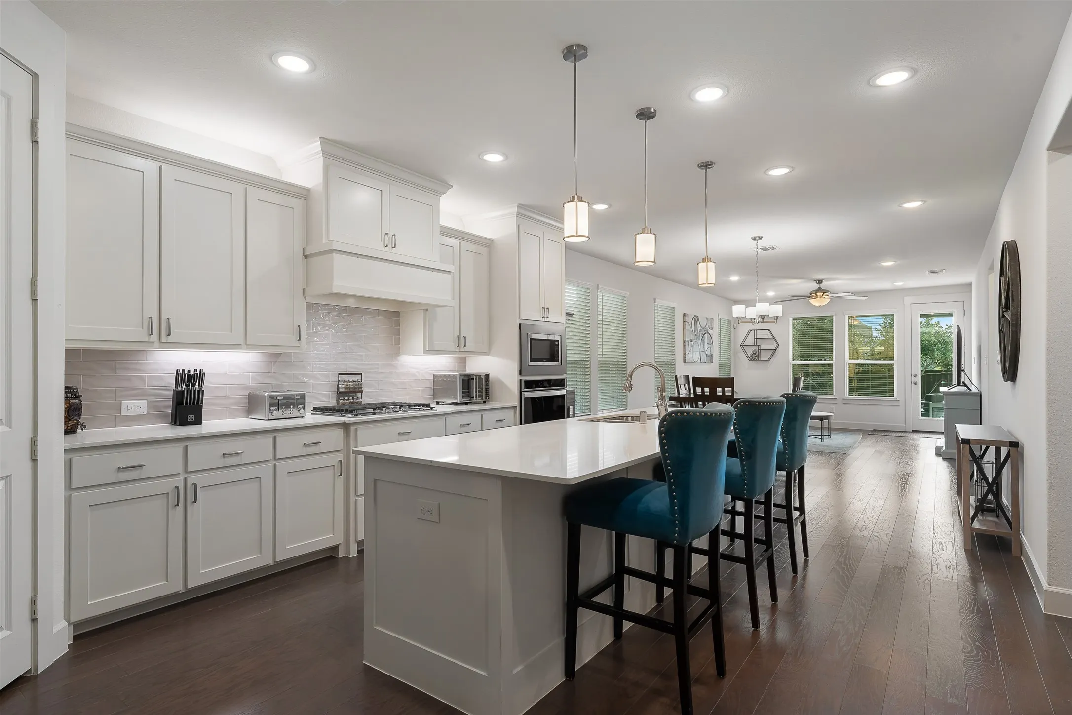 Single Family Residence For Sale in Collin County , 5825 Liberty Hill Drive, Mc Kinney, Texas 75070, 3 Bedroom, 3 Bathroom, 2 Garage spaces, 2,244 Sqft, built in 2019, mls#21335909, Real Estate Agent in Mc Kinney, Homes For Sale in Collin county, Homes For Sale in Mc Kinney, Realtor in Mc Kinney Texas, Real Estate Brokerage Independent Realty Texas, Luminita Cordes Realtor
