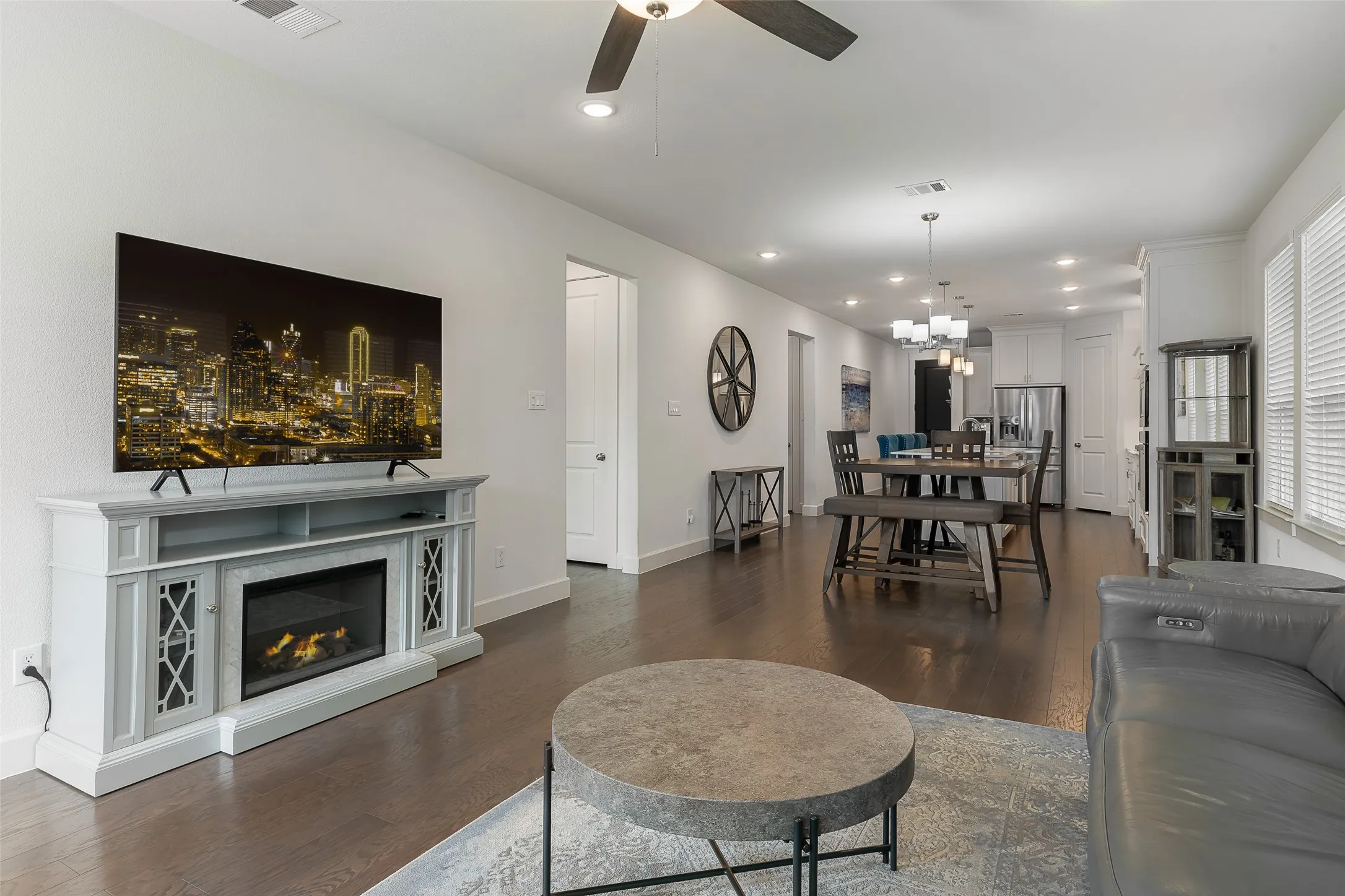 Single Family Residence For Sale in Collin County , 5825 Liberty Hill Drive, Mc Kinney, Texas 75070, 3 Bedroom, 3 Bathroom, 2 Garage spaces, 2,244 Sqft, built in 2019, mls#21335909, Real Estate Agent in Mc Kinney, Homes For Sale in Collin county, Homes For Sale in Mc Kinney, Realtor in Mc Kinney Texas, Real Estate Brokerage Independent Realty Texas, Luminita Cordes Realtor