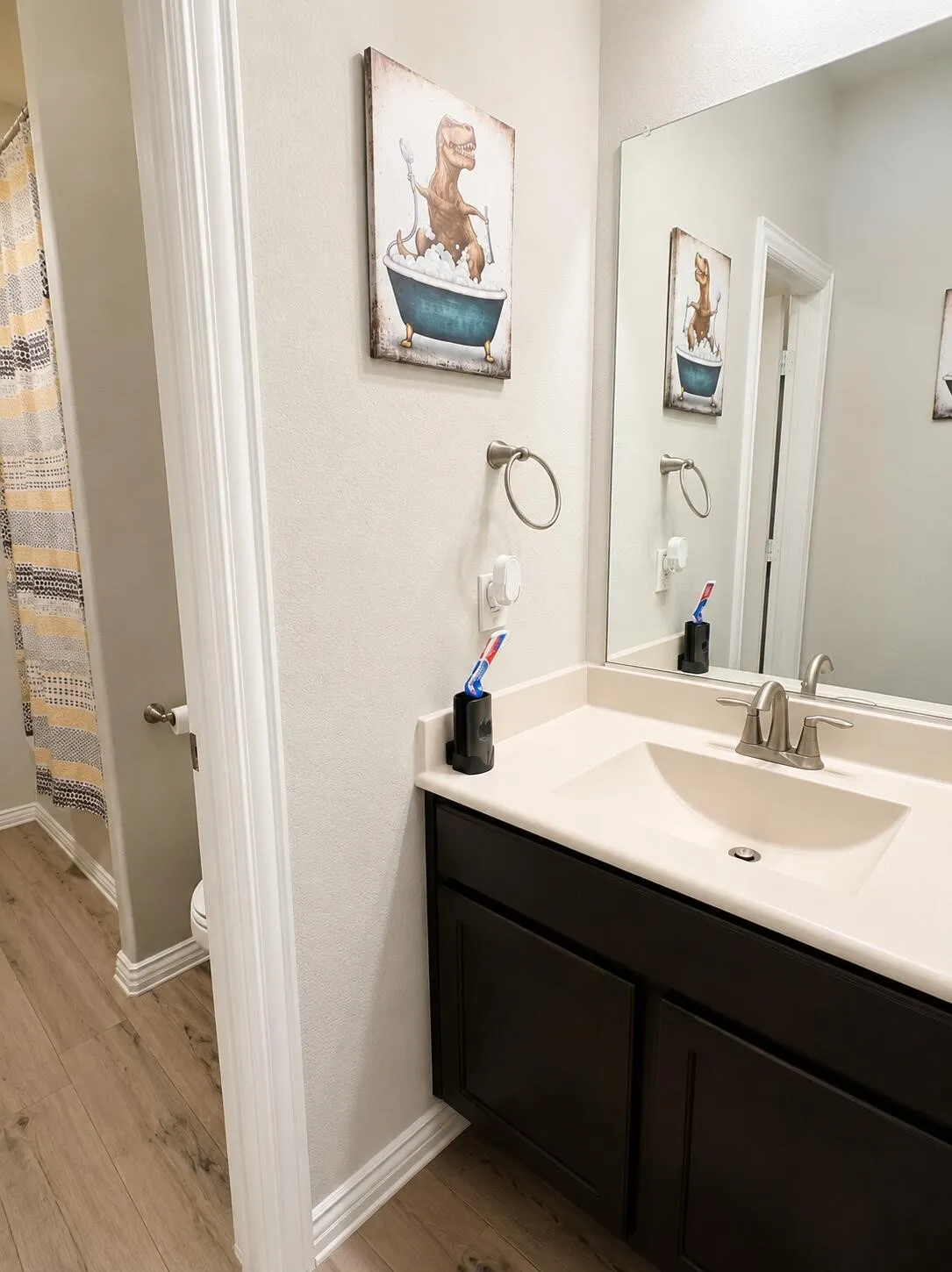 Single Family Residence For Sale in Rockwall County , 347 Chamberlain Drive, Fate, Texas 75189, 4 Bedroom, 2 Bathroom, 2 Garage spaces, 2,051 Sqft, built in 2017, mls#21336600, Real Estate Agent in Fate, Homes For Sale in Rockwall county, Homes For Sale in Fate, Realtor in Fate Texas, Real Estate Brokerage Independent Realty Texas, Luminita Cordes Realtor