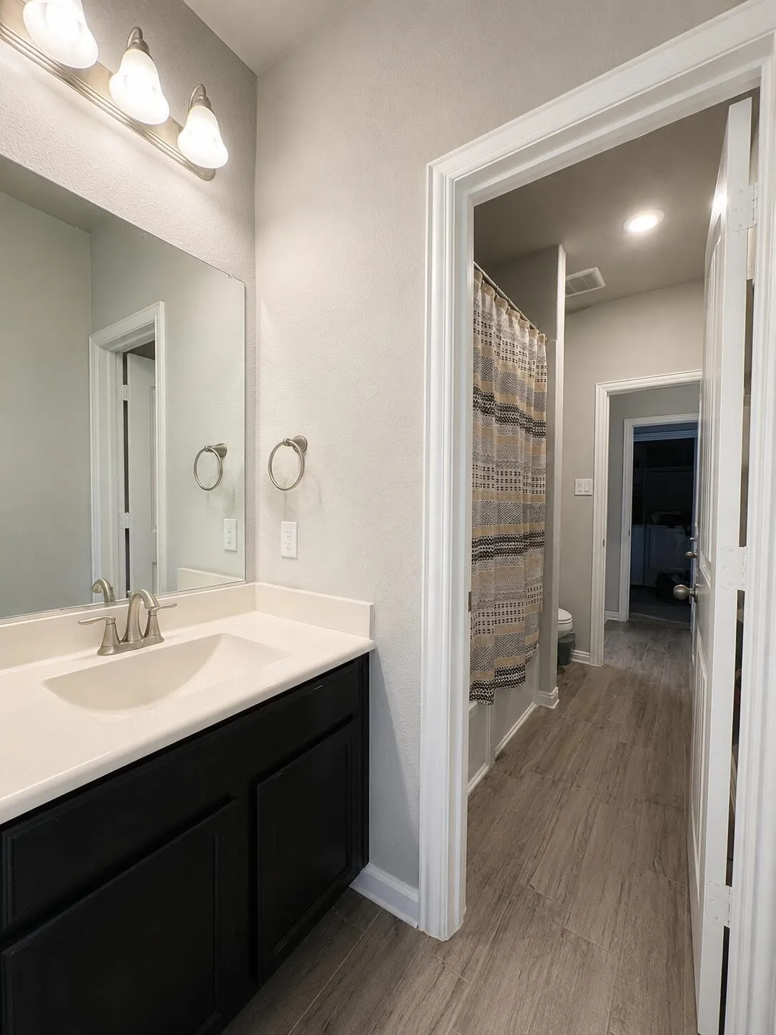 Single Family Residence For Sale in Rockwall County , 347 Chamberlain Drive, Fate, Texas 75189, 4 Bedroom, 2 Bathroom, 2 Garage spaces, 2,051 Sqft, built in 2017, mls#21336600, Real Estate Agent in Fate, Homes For Sale in Rockwall county, Homes For Sale in Fate, Realtor in Fate Texas, Real Estate Brokerage Independent Realty Texas, Luminita Cordes Realtor
