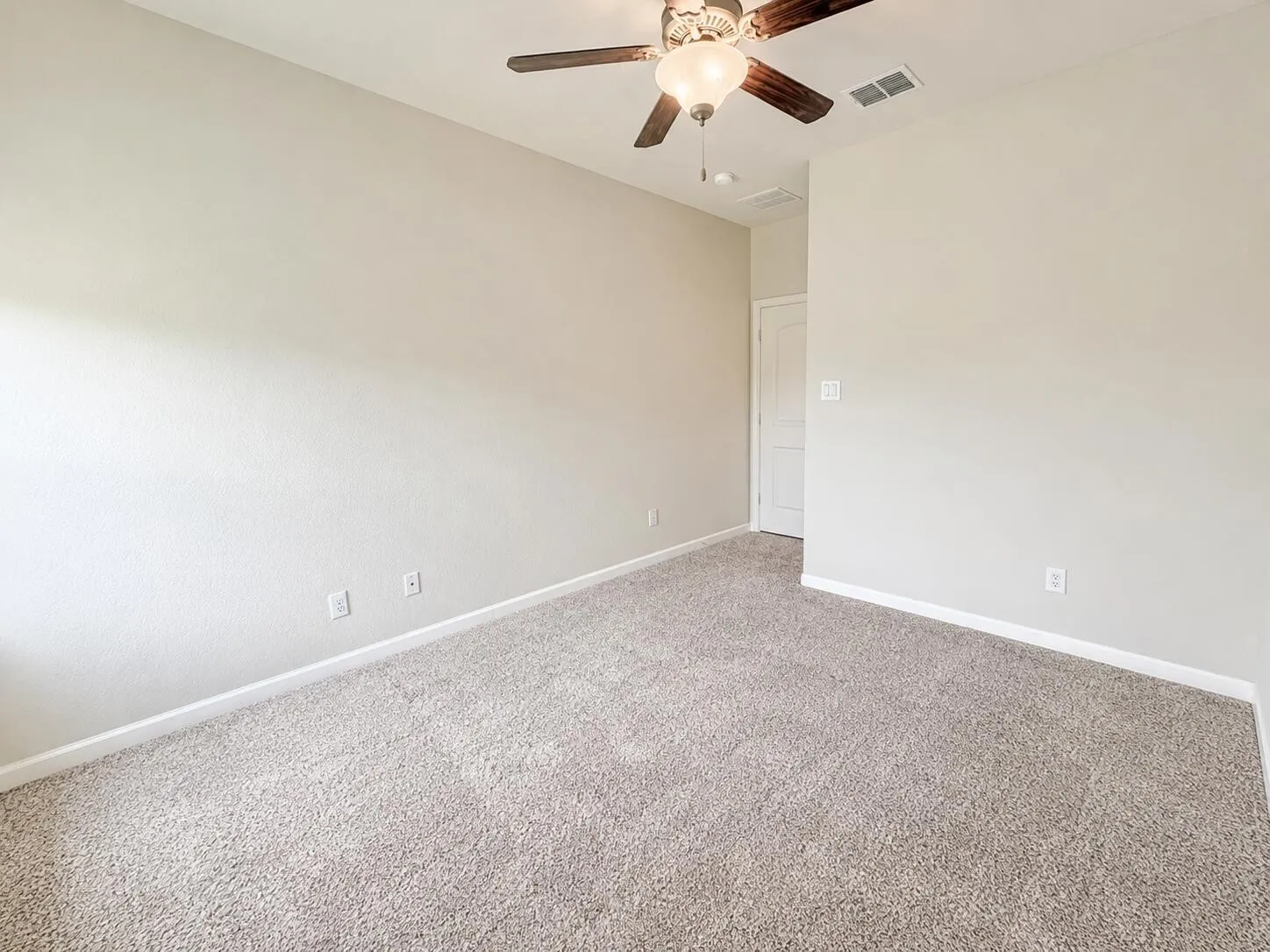 Single Family Residence For Sale in Rockwall County , 347 Chamberlain Drive, Fate, Texas 75189, 4 Bedroom, 2 Bathroom, 2 Garage spaces, 2,051 Sqft, built in 2017, mls#21336600, Real Estate Agent in Fate, Homes For Sale in Rockwall county, Homes For Sale in Fate, Realtor in Fate Texas, Real Estate Brokerage Independent Realty Texas, Luminita Cordes Realtor