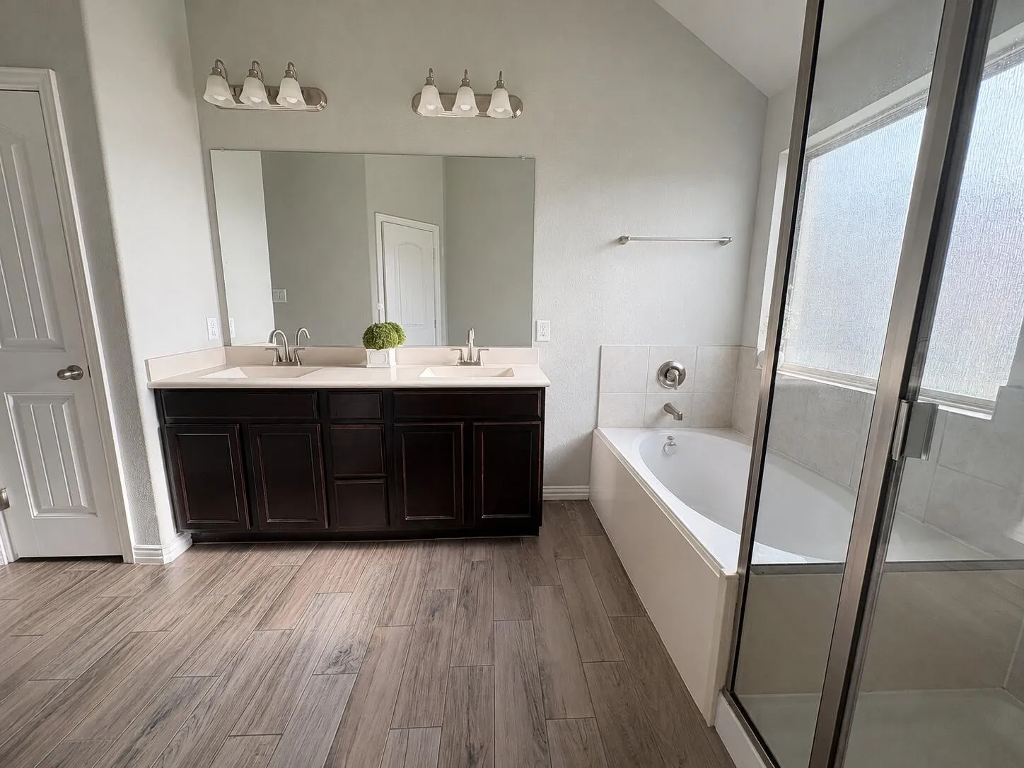 Single Family Residence For Sale in Rockwall County , 347 Chamberlain Drive, Fate, Texas 75189, 4 Bedroom, 2 Bathroom, 2 Garage spaces, 2,051 Sqft, built in 2017, mls#21336600, Real Estate Agent in Fate, Homes For Sale in Rockwall county, Homes For Sale in Fate, Realtor in Fate Texas, Real Estate Brokerage Independent Realty Texas, Luminita Cordes Realtor