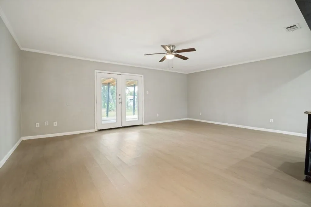 Single Family Residence For Sale in Dallas County , 2426 Whit Drive, Mesquite, Texas 75150, 3 Bedroom, 2 Bathroom, Garage spaces, 1,226 Sqft, built in 1964, mls#21336352, Real Estate Agent in Mesquite, Homes For Sale in Dallas county, Homes For Sale in Mesquite, Realtor in Mesquite Texas, Real Estate Brokerage Independent Realty Texas, Luminita Cordes Realtor
