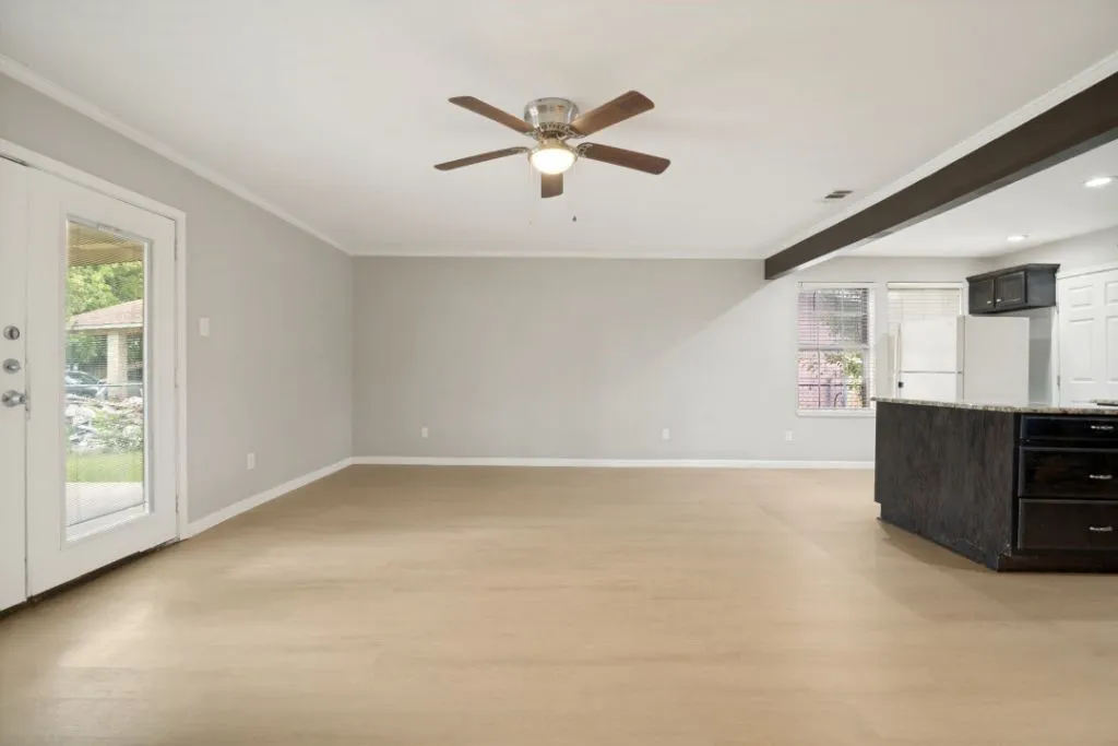 Single Family Residence For Sale in Dallas County , 2426 Whit Drive, Mesquite, Texas 75150, 3 Bedroom, 2 Bathroom, Garage spaces, 1,226 Sqft, built in 1964, mls#21336352, Real Estate Agent in Mesquite, Homes For Sale in Dallas county, Homes For Sale in Mesquite, Realtor in Mesquite Texas, Real Estate Brokerage Independent Realty Texas, Luminita Cordes Realtor
