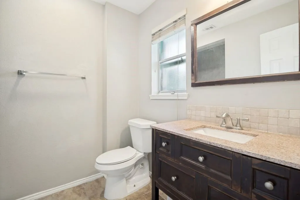 Single Family Residence For Sale in Dallas County , 2426 Whit Drive, Mesquite, Texas 75150, 3 Bedroom, 2 Bathroom, Garage spaces, 1,226 Sqft, built in 1964, mls#21336352, Real Estate Agent in Mesquite, Homes For Sale in Dallas county, Homes For Sale in Mesquite, Realtor in Mesquite Texas, Real Estate Brokerage Independent Realty Texas, Luminita Cordes Realtor