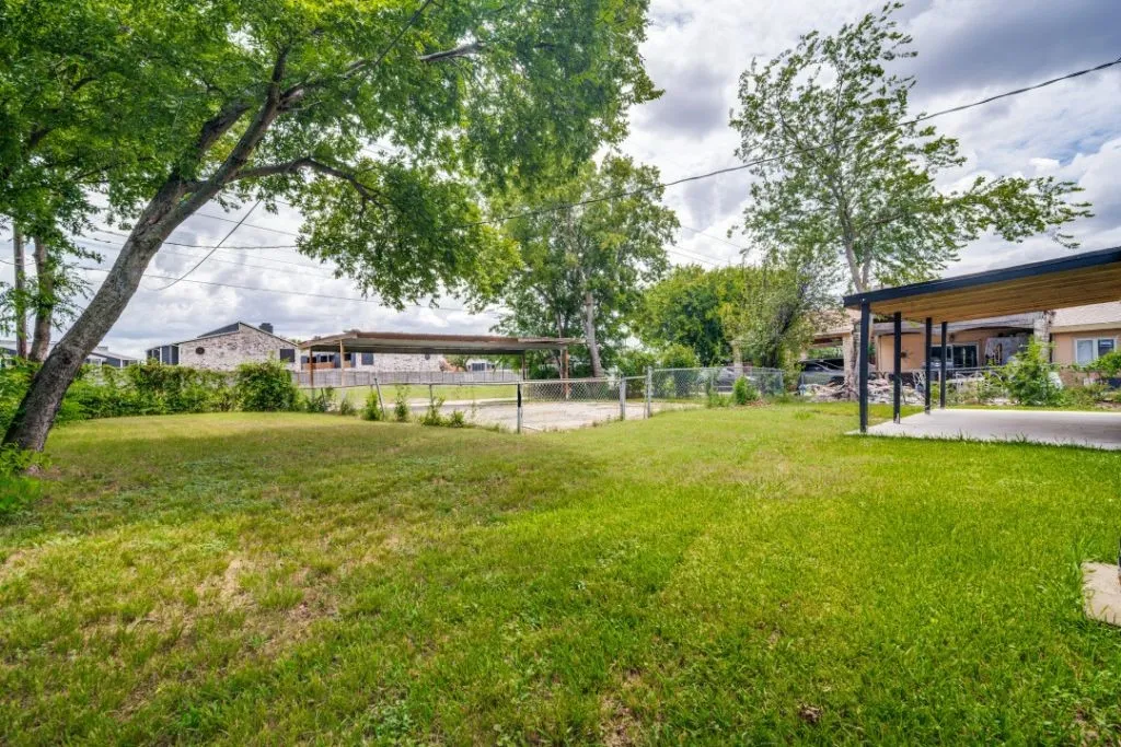 Single Family Residence For Sale in Dallas County , 2426 Whit Drive, Mesquite, Texas 75150, 3 Bedroom, 2 Bathroom, Garage spaces, 1,226 Sqft, built in 1964, mls#21336352, Real Estate Agent in Mesquite, Homes For Sale in Dallas county, Homes For Sale in Mesquite, Realtor in Mesquite Texas, Real Estate Brokerage Independent Realty Texas, Luminita Cordes Realtor