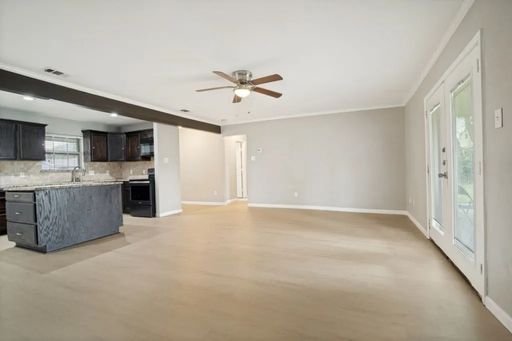 Single Family Residence For Sale in Dallas County , 2426 Whit Drive, Mesquite, Texas 75150, 3 Bedroom, 2 Bathroom, Garage spaces, 1,226 Sqft, built in 1964, mls#21336352, Real Estate Agent in Mesquite, Homes For Sale in Dallas county, Homes For Sale in Mesquite, Realtor in Mesquite Texas, Real Estate Brokerage Independent Realty Texas, Luminita Cordes Realtor
