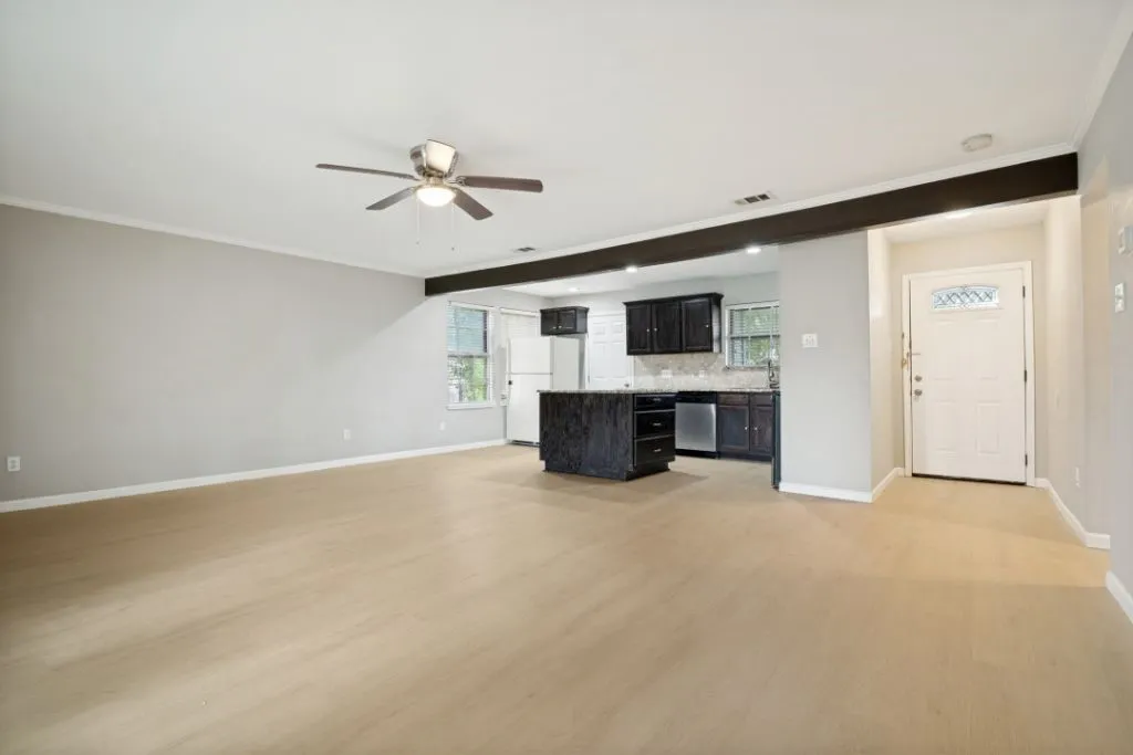 Single Family Residence For Sale in Dallas County , 2426 Whit Drive, Mesquite, Texas 75150, 3 Bedroom, 2 Bathroom, Garage spaces, 1,226 Sqft, built in 1964, mls#21336352, Real Estate Agent in Mesquite, Homes For Sale in Dallas county, Homes For Sale in Mesquite, Realtor in Mesquite Texas, Real Estate Brokerage Independent Realty Texas, Luminita Cordes Realtor
