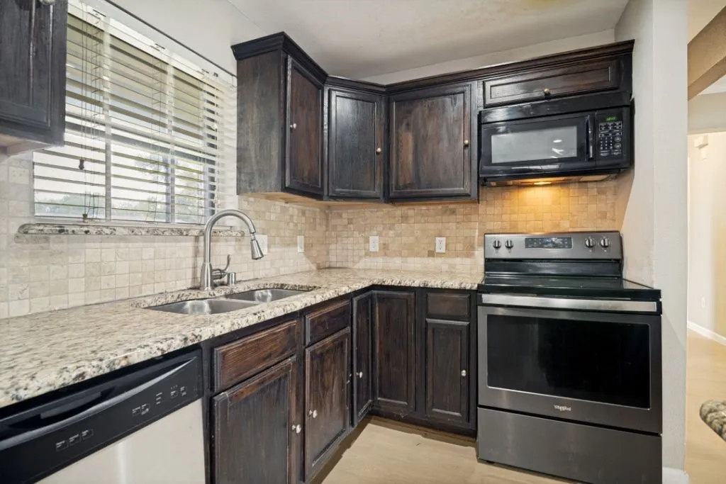Single Family Residence For Sale in Dallas County , 2426 Whit Drive, Mesquite, Texas 75150, 3 Bedroom, 2 Bathroom, Garage spaces, 1,226 Sqft, built in 1964, mls#21336352, Real Estate Agent in Mesquite, Homes For Sale in Dallas county, Homes For Sale in Mesquite, Realtor in Mesquite Texas, Real Estate Brokerage Independent Realty Texas, Luminita Cordes Realtor