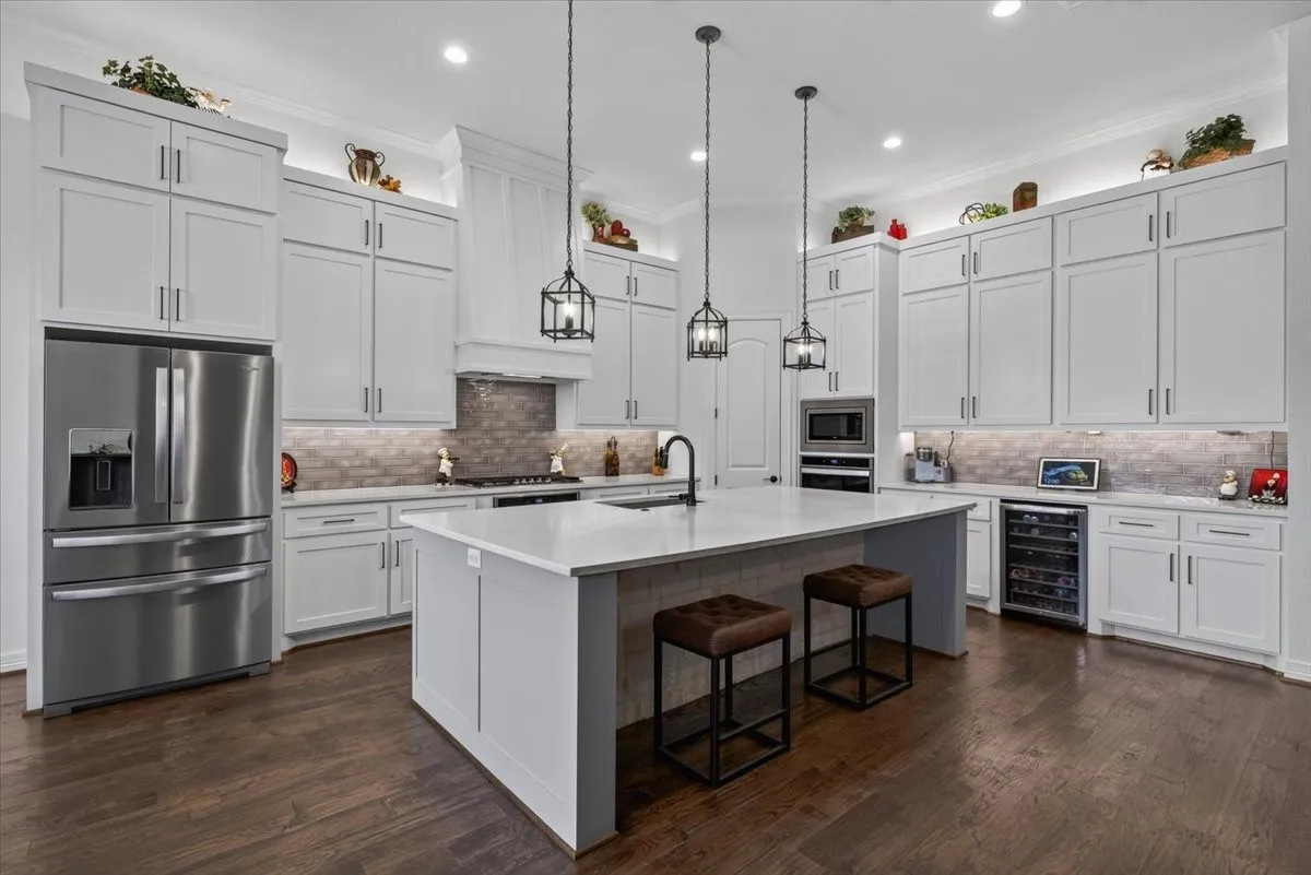 Single Family Residence For Sale in Henderson County , 181 Colonial Drive, Mabank, Texas 75156, 4 Bedroom, 4 Bathroom, 2 Garage spaces, 2,739 Sqft, built in 2022, mls#21336444, Real Estate Agent in Mabank, Homes For Sale in Henderson county, Homes For Sale in Mabank, Realtor in Mabank Texas, Real Estate Brokerage Independent Realty Texas, Luminita Cordes Realtor