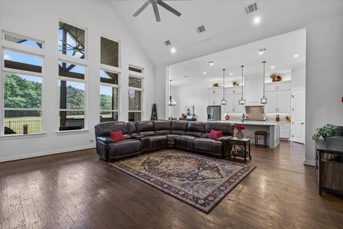 Single Family Residence For Sale in Henderson County , 181 Colonial Drive, Mabank, Texas 75156, 4 Bedroom, 4 Bathroom, 2 Garage spaces, 2,739 Sqft, built in 2022, mls#21336444, Real Estate Agent in Mabank, Homes For Sale in Henderson county, Homes For Sale in Mabank, Realtor in Mabank Texas, Real Estate Brokerage Independent Realty Texas, Luminita Cordes Realtor