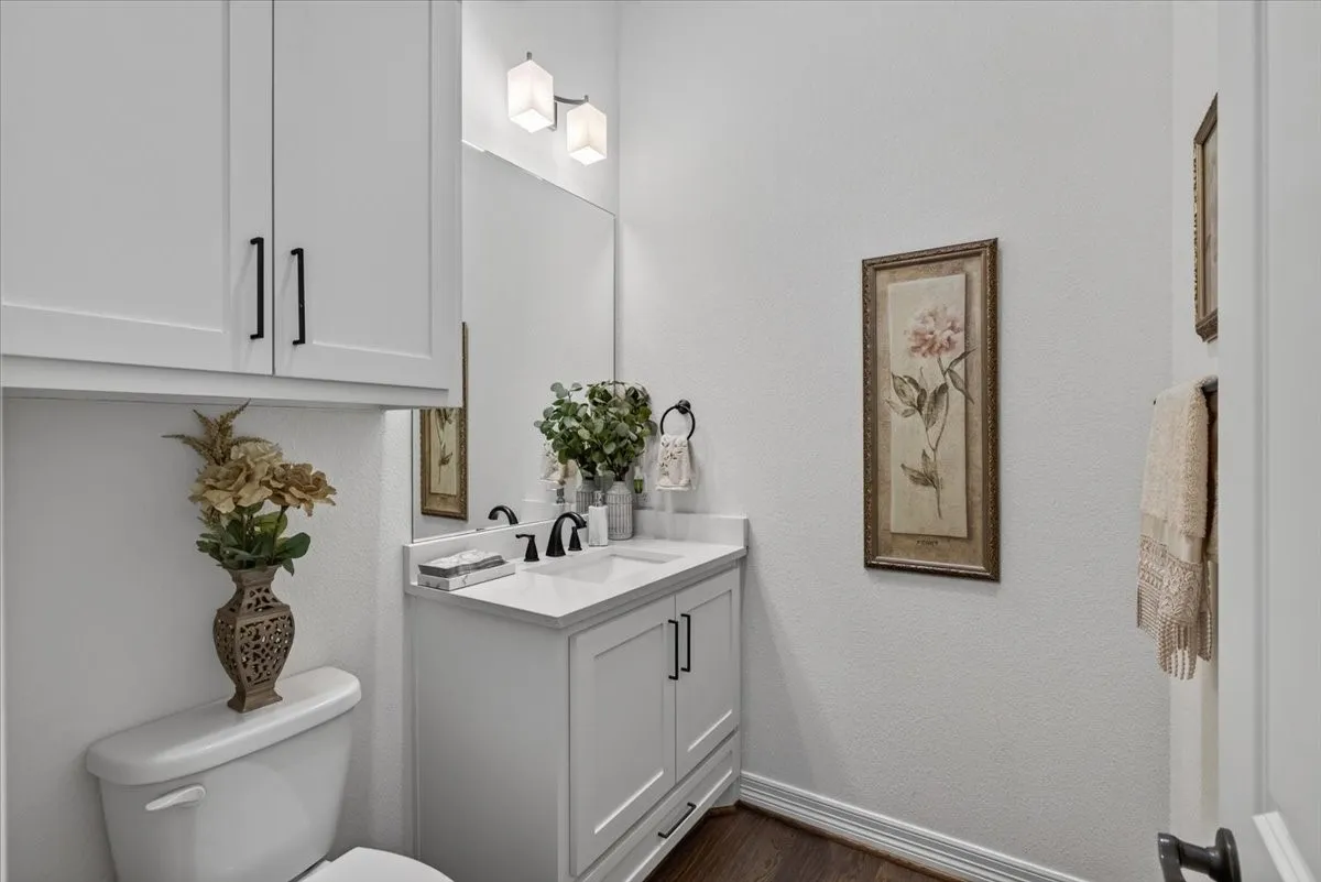 Single Family Residence For Sale in Henderson County , 181 Colonial Drive, Mabank, Texas 75156, 4 Bedroom, 4 Bathroom, 2 Garage spaces, 2,739 Sqft, built in 2022, mls#21336444, Real Estate Agent in Mabank, Homes For Sale in Henderson county, Homes For Sale in Mabank, Realtor in Mabank Texas, Real Estate Brokerage Independent Realty Texas, Luminita Cordes Realtor