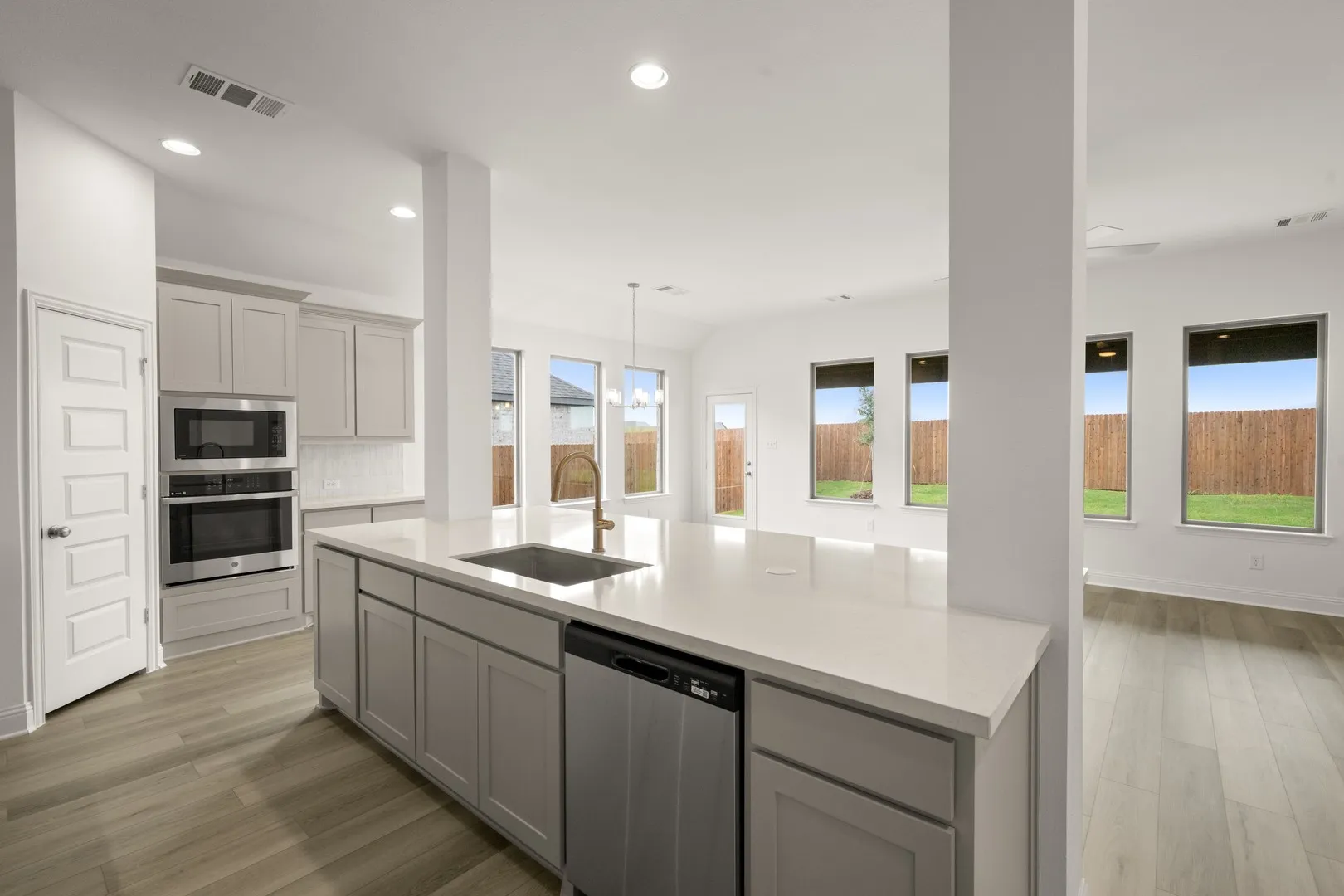121 Trinity- Kitchen-4