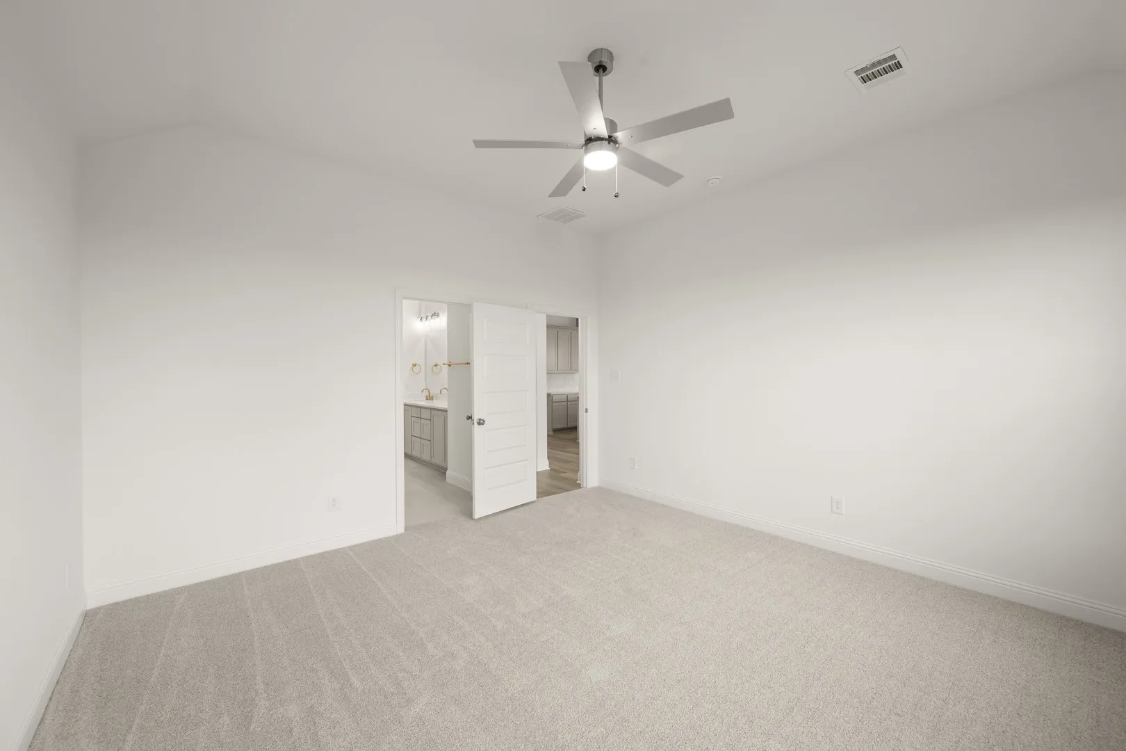 121 Trinity- Primary Suite-2