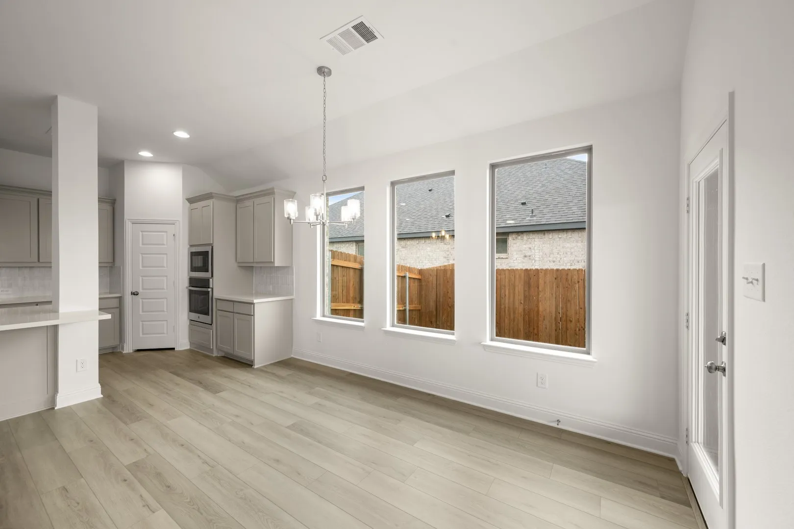 121 Trinity- Dining-2