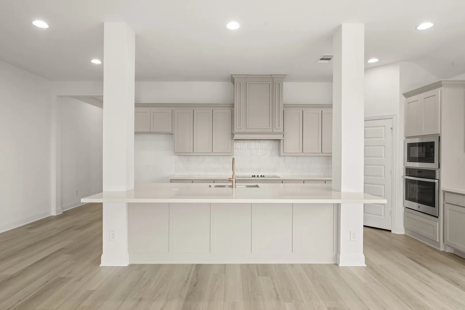 Single Family Residence For Sale in Johnson County , 121 Trinity Street, Grandview, Texas 76050, 4 Bedroom, 2 Bathroom, 2 Garage spaces, 1,902 Sqft, built in 2026, mls#21336482, Real Estate Agent in Grandview, Homes For Sale in Johnson county, Homes For Sale in Grandview, Realtor in Grandview Texas, Real Estate Brokerage Independent Realty Texas, Luminita Cordes Realtor