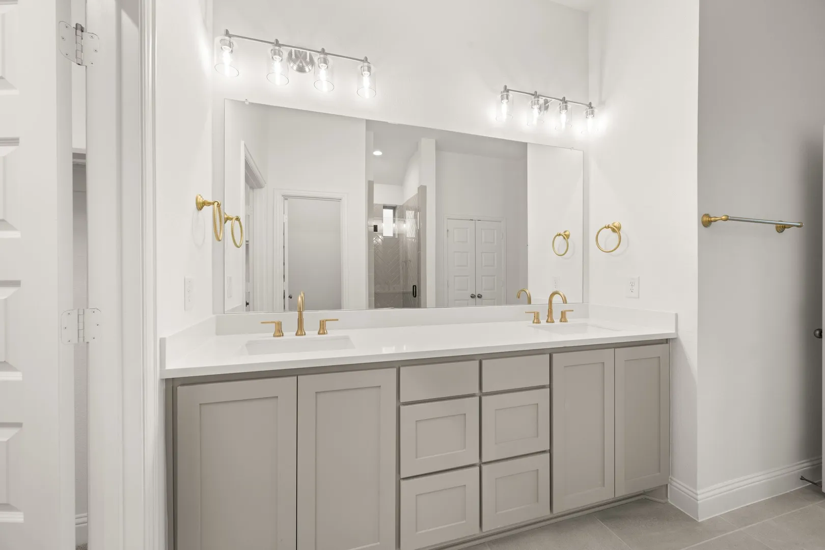 121 Trinity- Primary Suite-5