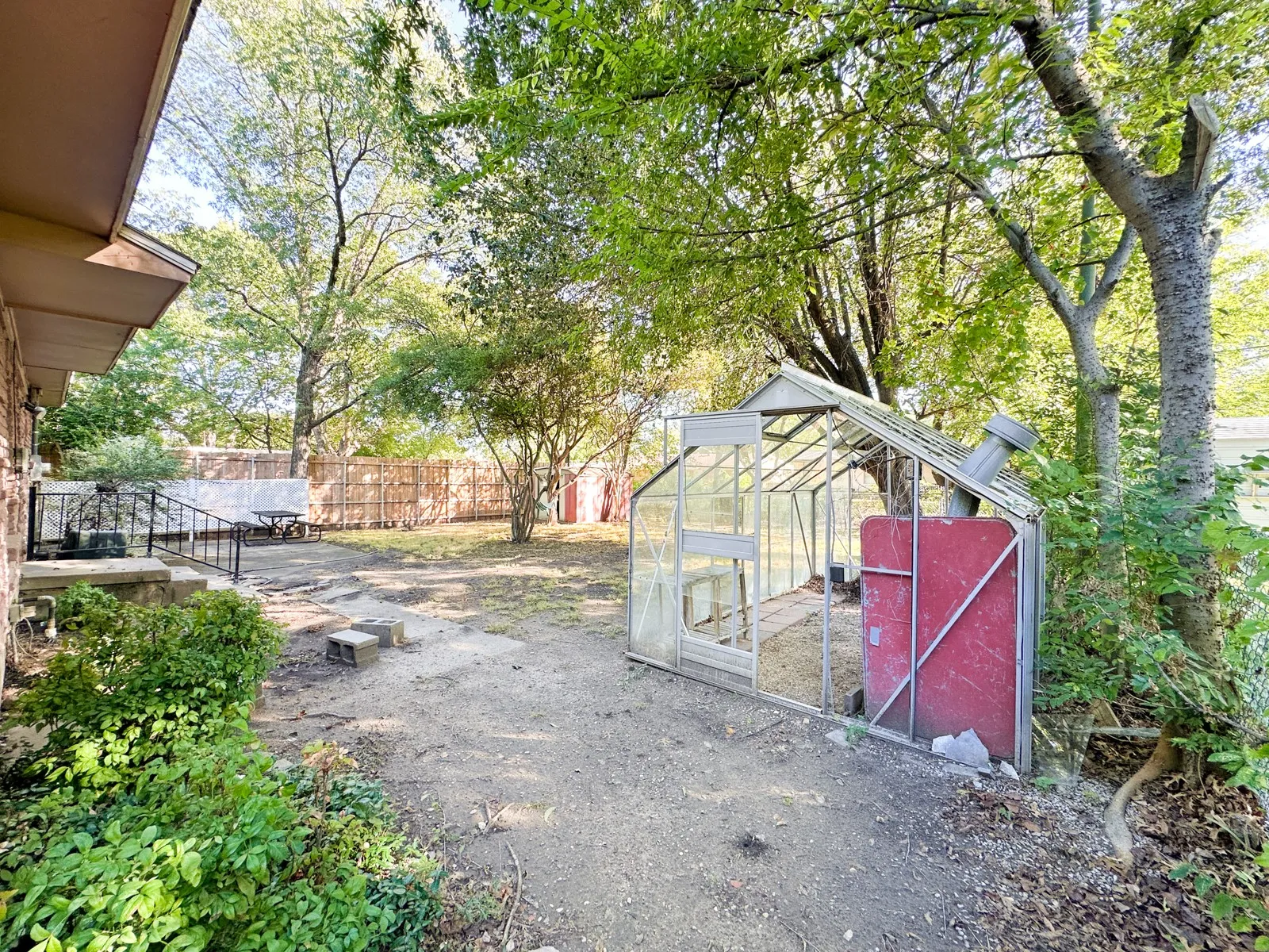 Single Family Residence For Rent in Dallas County , 3226 San Medina Avenue, Dallas, Texas 75228, 3 Bedroom, 2 Bathroom, 1 Garage spaces, 1,208 Sqft, built in 1954, mls#21309568, Real Estate Agent in Dallas, Homes For Rent in Dallas county, Homes For Rent in Dallas, Realtor in Dallas Texas, Real Estate Brokerage Independent Realty Texas, Luminita Cordes Realtor