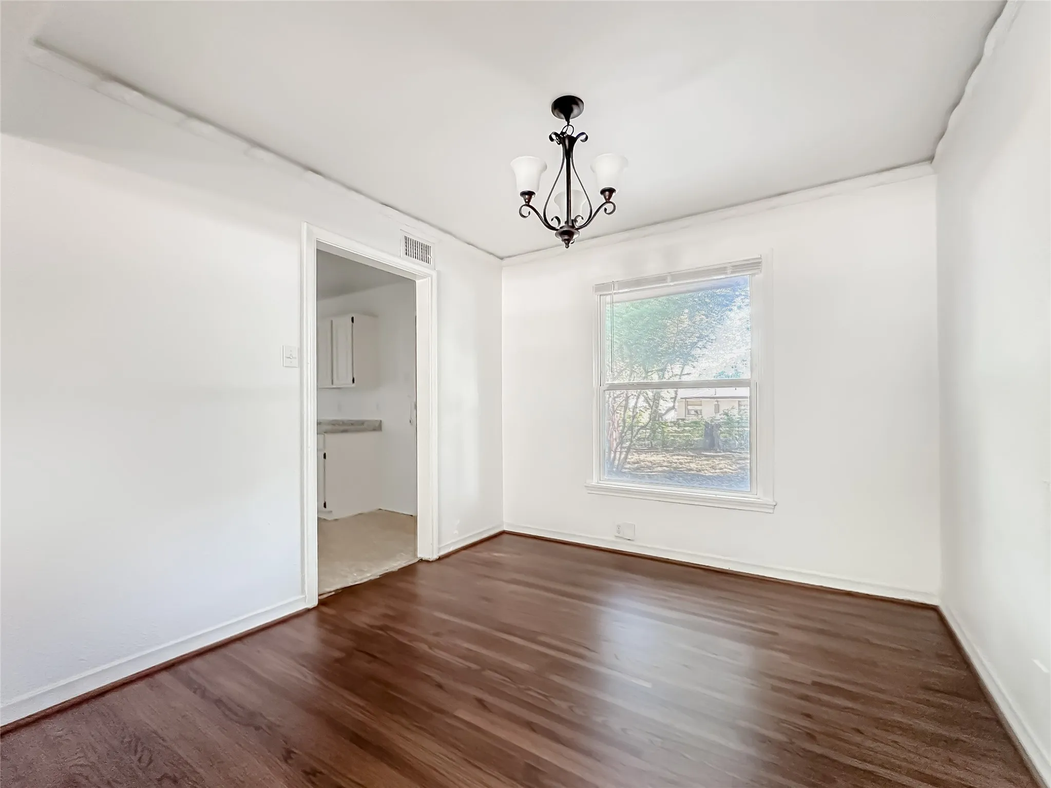 Single Family Residence For Rent in Dallas County , 3226 San Medina Avenue, Dallas, Texas 75228, 3 Bedroom, 2 Bathroom, 1 Garage spaces, 1,208 Sqft, built in 1954, mls#21309568, Real Estate Agent in Dallas, Homes For Rent in Dallas county, Homes For Rent in Dallas, Realtor in Dallas Texas, Real Estate Brokerage Independent Realty Texas, Luminita Cordes Realtor