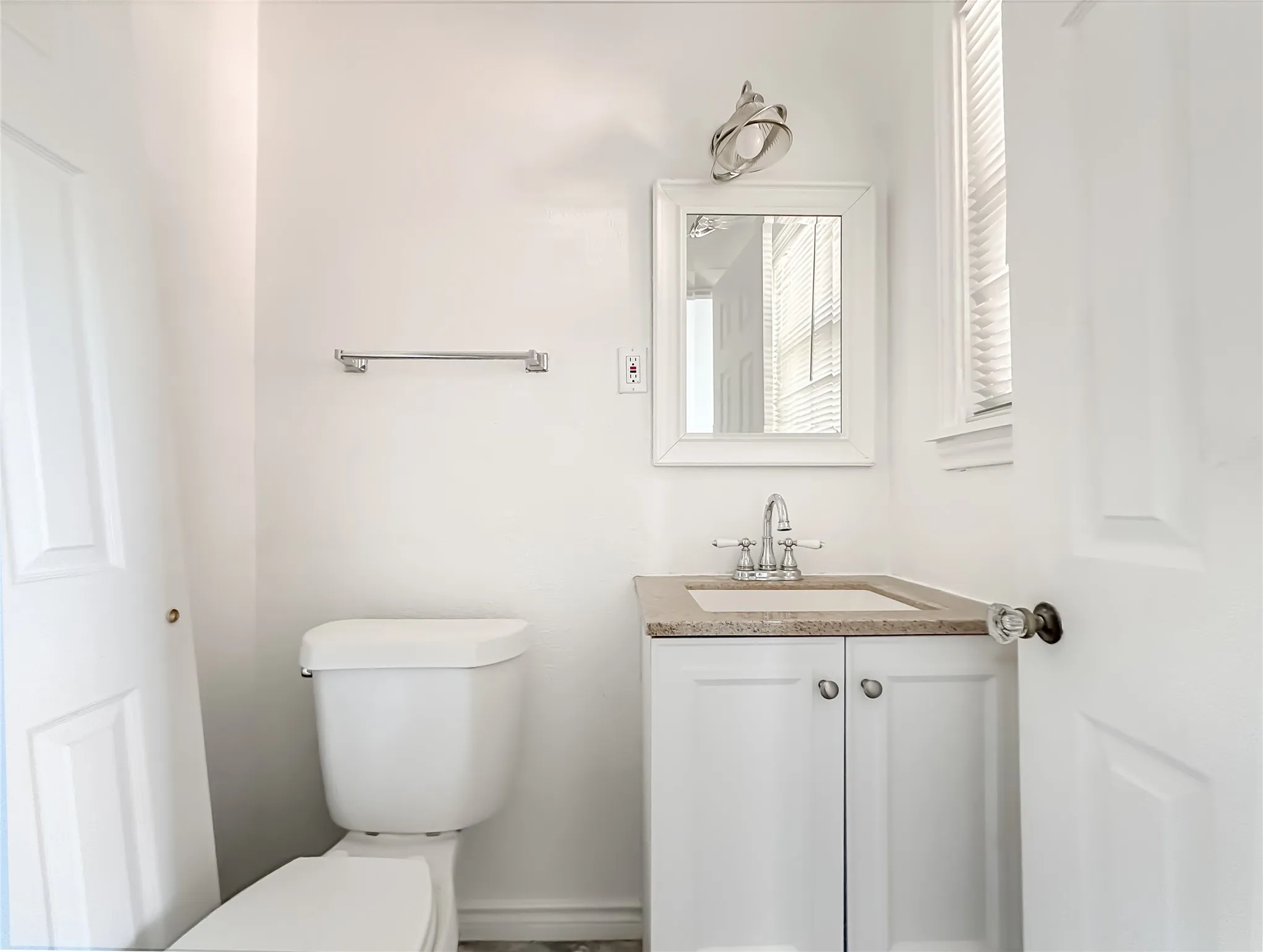 Single Family Residence For Rent in Dallas County , 3226 San Medina Avenue, Dallas, Texas 75228, 3 Bedroom, 2 Bathroom, 1 Garage spaces, 1,208 Sqft, built in 1954, mls#21309568, Real Estate Agent in Dallas, Homes For Rent in Dallas county, Homes For Rent in Dallas, Realtor in Dallas Texas, Real Estate Brokerage Independent Realty Texas, Luminita Cordes Realtor
