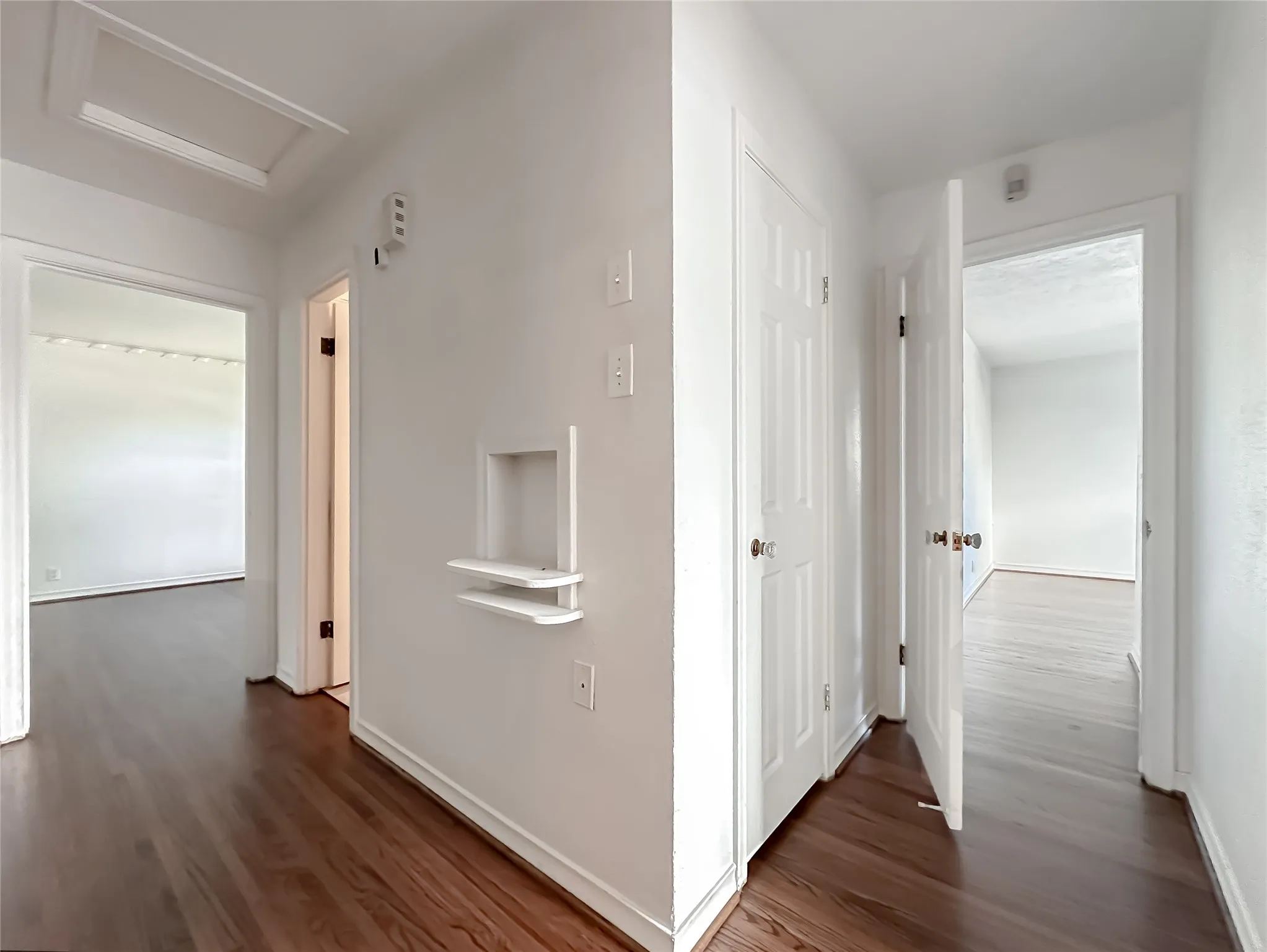 Single Family Residence For Rent in Dallas County , 3226 San Medina Avenue, Dallas, Texas 75228, 3 Bedroom, 2 Bathroom, 1 Garage spaces, 1,208 Sqft, built in 1954, mls#21309568, Real Estate Agent in Dallas, Homes For Rent in Dallas county, Homes For Rent in Dallas, Realtor in Dallas Texas, Real Estate Brokerage Independent Realty Texas, Luminita Cordes Realtor