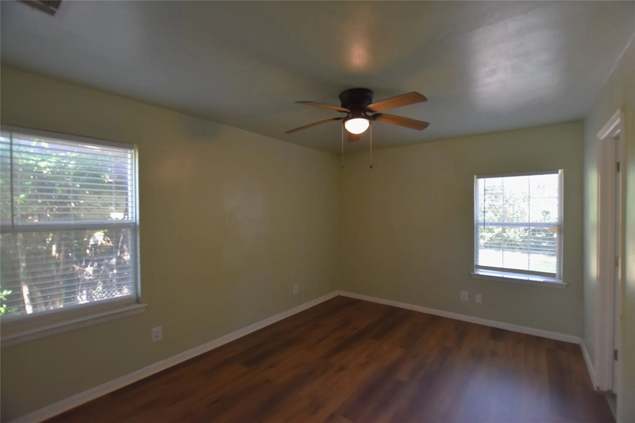 Single Family Residence For Sale in Dallas County , 1718 Summit Street, Mesquite, Texas 75149, 3 Bedroom, 2 Bathroom, 1 Garage spaces, 1,216 Sqft, built in 1959, mls#21336418, Real Estate Agent in Mesquite, Homes For Sale in Dallas county, Homes For Sale in Mesquite, Realtor in Mesquite Texas, Real Estate Brokerage Independent Realty Texas, Luminita Cordes Realtor