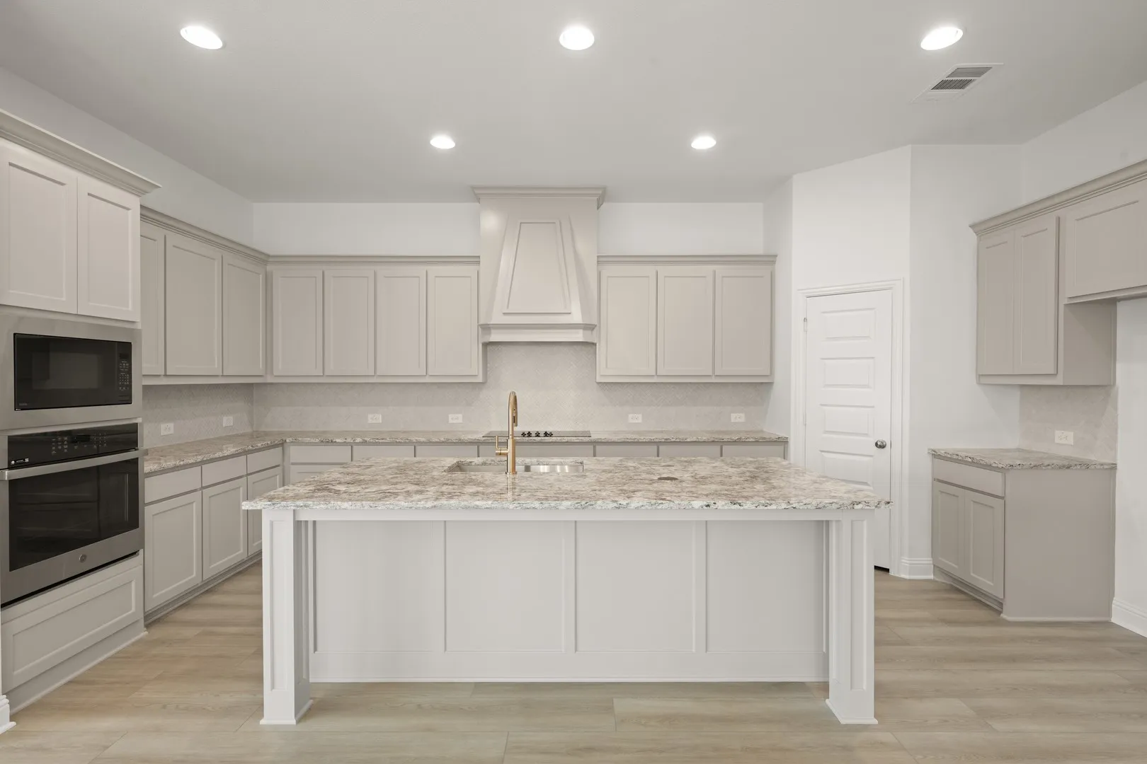 128 Trinity- Kitchen-1