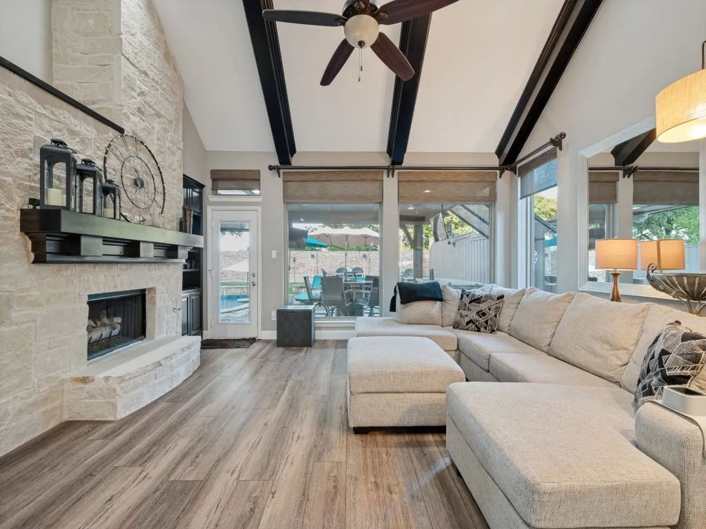 Single Family Residence For Sale in Denton County , 11852 Blackhawk Drive, Frisco, Texas 75033, 4 Bedroom, 3 Bathroom, 2 Garage spaces, 2,631 Sqft, built in 2003, mls#21326687, Real Estate Agent in Frisco, Homes For Sale in Denton county, Homes For Sale in Frisco, Realtor in Frisco Texas, Real Estate Brokerage Independent Realty Texas, Luminita Cordes Realtor