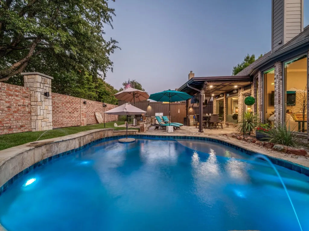 Single Family Residence For Sale in Denton County , 11852 Blackhawk Drive, Frisco, Texas 75033, 4 Bedroom, 3 Bathroom, 2 Garage spaces, 2,631 Sqft, built in 2003, mls#21326687, Real Estate Agent in Frisco, Homes For Sale in Denton county, Homes For Sale in Frisco, Realtor in Frisco Texas, Real Estate Brokerage Independent Realty Texas, Luminita Cordes Realtor