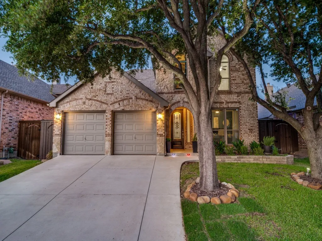 Single Family Residence For Sale in Denton County , 11852 Blackhawk Drive, Frisco, Texas 75033, 4 Bedroom, 3 Bathroom, 2 Garage spaces, 2,631 Sqft, built in 2003, mls#21326687, Real Estate Agent in Frisco, Homes For Sale in Denton county, Homes For Sale in Frisco, Realtor in Frisco Texas, Real Estate Brokerage Independent Realty Texas, Luminita Cordes Realtor