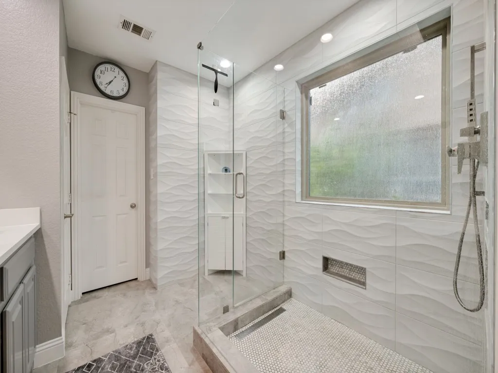 Single Family Residence For Sale in Denton County , 11852 Blackhawk Drive, Frisco, Texas 75033, 4 Bedroom, 3 Bathroom, 2 Garage spaces, 2,631 Sqft, built in 2003, mls#21326687, Real Estate Agent in Frisco, Homes For Sale in Denton county, Homes For Sale in Frisco, Realtor in Frisco Texas, Real Estate Brokerage Independent Realty Texas, Luminita Cordes Realtor