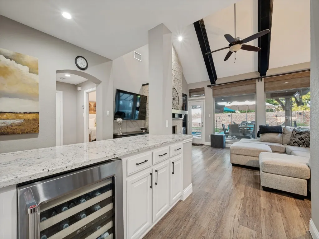 Single Family Residence For Sale in Denton County , 11852 Blackhawk Drive, Frisco, Texas 75033, 4 Bedroom, 3 Bathroom, 2 Garage spaces, 2,631 Sqft, built in 2003, mls#21326687, Real Estate Agent in Frisco, Homes For Sale in Denton county, Homes For Sale in Frisco, Realtor in Frisco Texas, Real Estate Brokerage Independent Realty Texas, Luminita Cordes Realtor