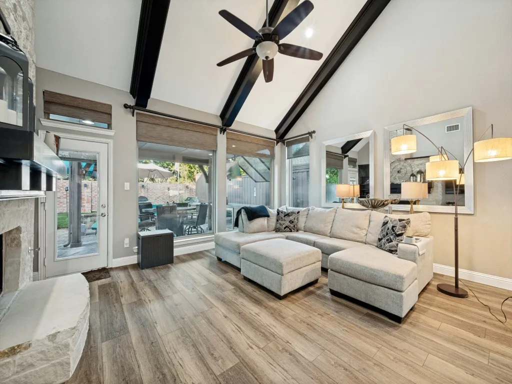 Single Family Residence For Sale in Denton County , 11852 Blackhawk Drive, Frisco, Texas 75033, 4 Bedroom, 3 Bathroom, 2 Garage spaces, 2,631 Sqft, built in 2003, mls#21326687, Real Estate Agent in Frisco, Homes For Sale in Denton county, Homes For Sale in Frisco, Realtor in Frisco Texas, Real Estate Brokerage Independent Realty Texas, Luminita Cordes Realtor