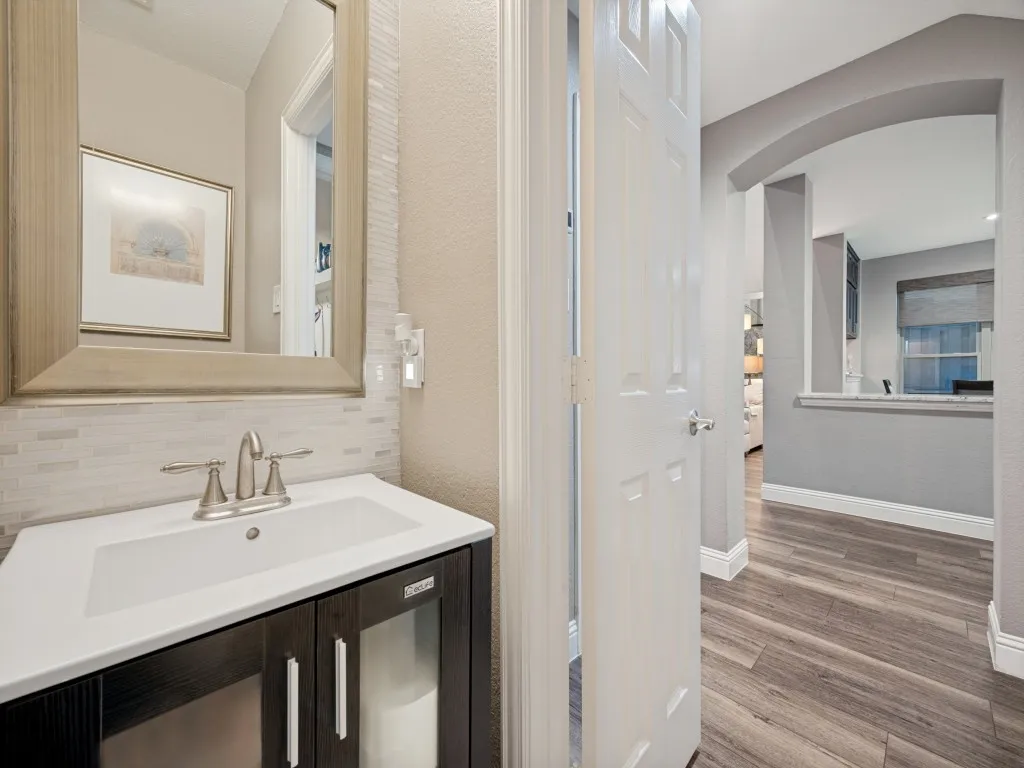 Single Family Residence For Sale in Denton County , 11852 Blackhawk Drive, Frisco, Texas 75033, 4 Bedroom, 3 Bathroom, 2 Garage spaces, 2,631 Sqft, built in 2003, mls#21326687, Real Estate Agent in Frisco, Homes For Sale in Denton county, Homes For Sale in Frisco, Realtor in Frisco Texas, Real Estate Brokerage Independent Realty Texas, Luminita Cordes Realtor