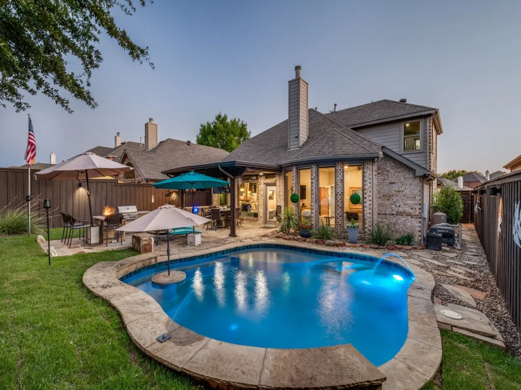 Single Family Residence For Sale in Denton County , 11852 Blackhawk Drive, Frisco, Texas 75033, 4 Bedroom, 3 Bathroom, 2 Garage spaces, 2,631 Sqft, built in 2003, mls#21326687, Real Estate Agent in Frisco, Homes For Sale in Denton county, Homes For Sale in Frisco, Realtor in Frisco Texas, Real Estate Brokerage Independent Realty Texas, Luminita Cordes Realtor