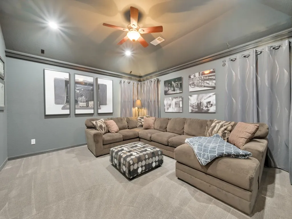 Single Family Residence For Sale in Denton County , 11852 Blackhawk Drive, Frisco, Texas 75033, 4 Bedroom, 3 Bathroom, 2 Garage spaces, 2,631 Sqft, built in 2003, mls#21326687, Real Estate Agent in Frisco, Homes For Sale in Denton county, Homes For Sale in Frisco, Realtor in Frisco Texas, Real Estate Brokerage Independent Realty Texas, Luminita Cordes Realtor