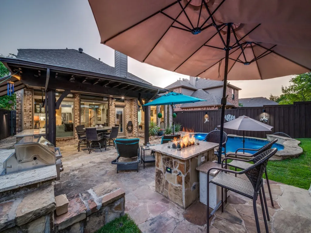 Single Family Residence For Sale in Denton County , 11852 Blackhawk Drive, Frisco, Texas 75033, 4 Bedroom, 3 Bathroom, 2 Garage spaces, 2,631 Sqft, built in 2003, mls#21326687, Real Estate Agent in Frisco, Homes For Sale in Denton county, Homes For Sale in Frisco, Realtor in Frisco Texas, Real Estate Brokerage Independent Realty Texas, Luminita Cordes Realtor