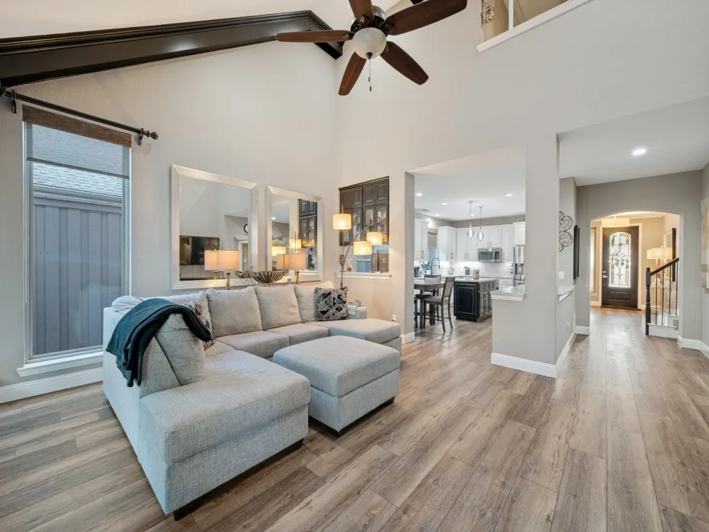 Single Family Residence For Sale in Denton County , 11852 Blackhawk Drive, Frisco, Texas 75033, 4 Bedroom, 3 Bathroom, 2 Garage spaces, 2,631 Sqft, built in 2003, mls#21326687, Real Estate Agent in Frisco, Homes For Sale in Denton county, Homes For Sale in Frisco, Realtor in Frisco Texas, Real Estate Brokerage Independent Realty Texas, Luminita Cordes Realtor