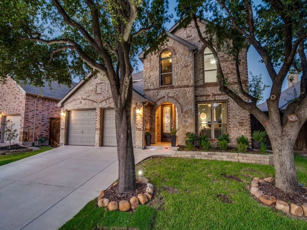 Single Family Residence For Sale in Denton County , 11852 Blackhawk Drive, Frisco, Texas 75033, 4 Bedroom, 3 Bathroom, 2 Garage spaces, 2,631 Sqft, built in 2003, mls#21326687, Real Estate Agent in Frisco, Homes For Sale in Denton county, Homes For Sale in Frisco, Realtor in Frisco Texas, Real Estate Brokerage Independent Realty Texas, Luminita Cordes Realtor