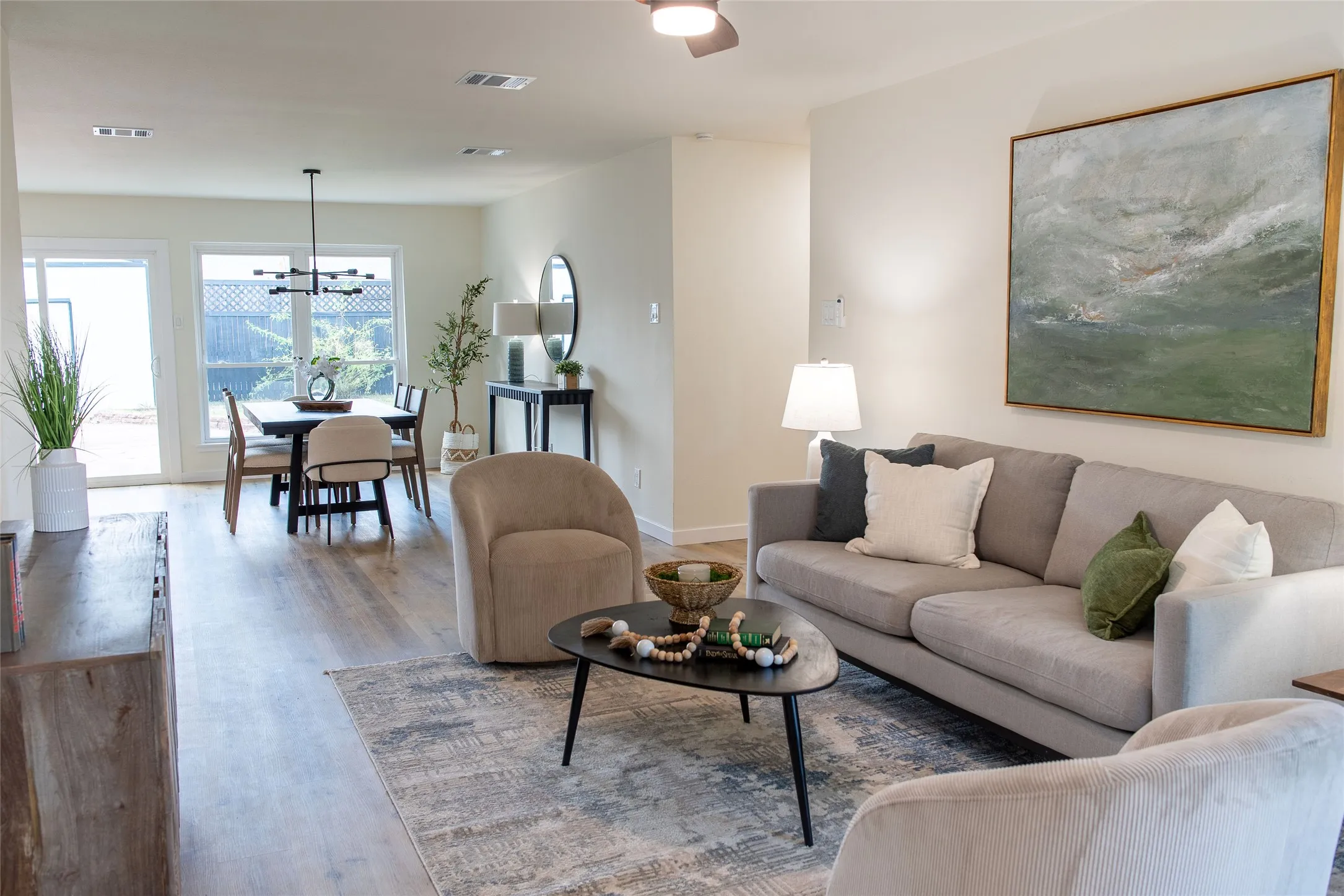 Open-Concept Living and Dinning