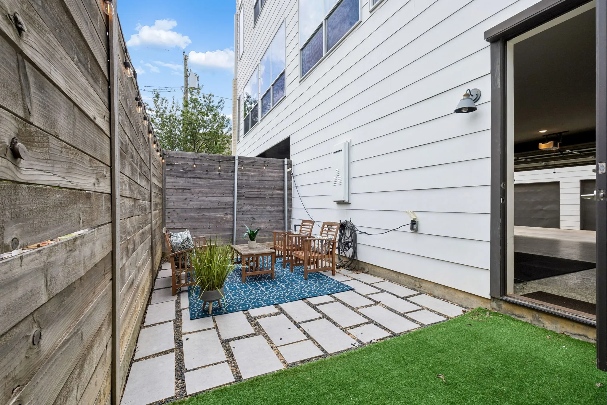 Condominium For Sale in Dallas County , 5811 Lindell Avenue 102, Dallas, Texas 75206, 2 Bedroom, 3 Bathroom, 2 Garage spaces, 1,463 Sqft, built in 2018, mls#21335950, Real Estate Agent in Dallas, Homes For Sale in Dallas county, Homes For Sale in Dallas, Realtor in Dallas Texas, Real Estate Brokerage Independent Realty Texas, Luminita Cordes Realtor