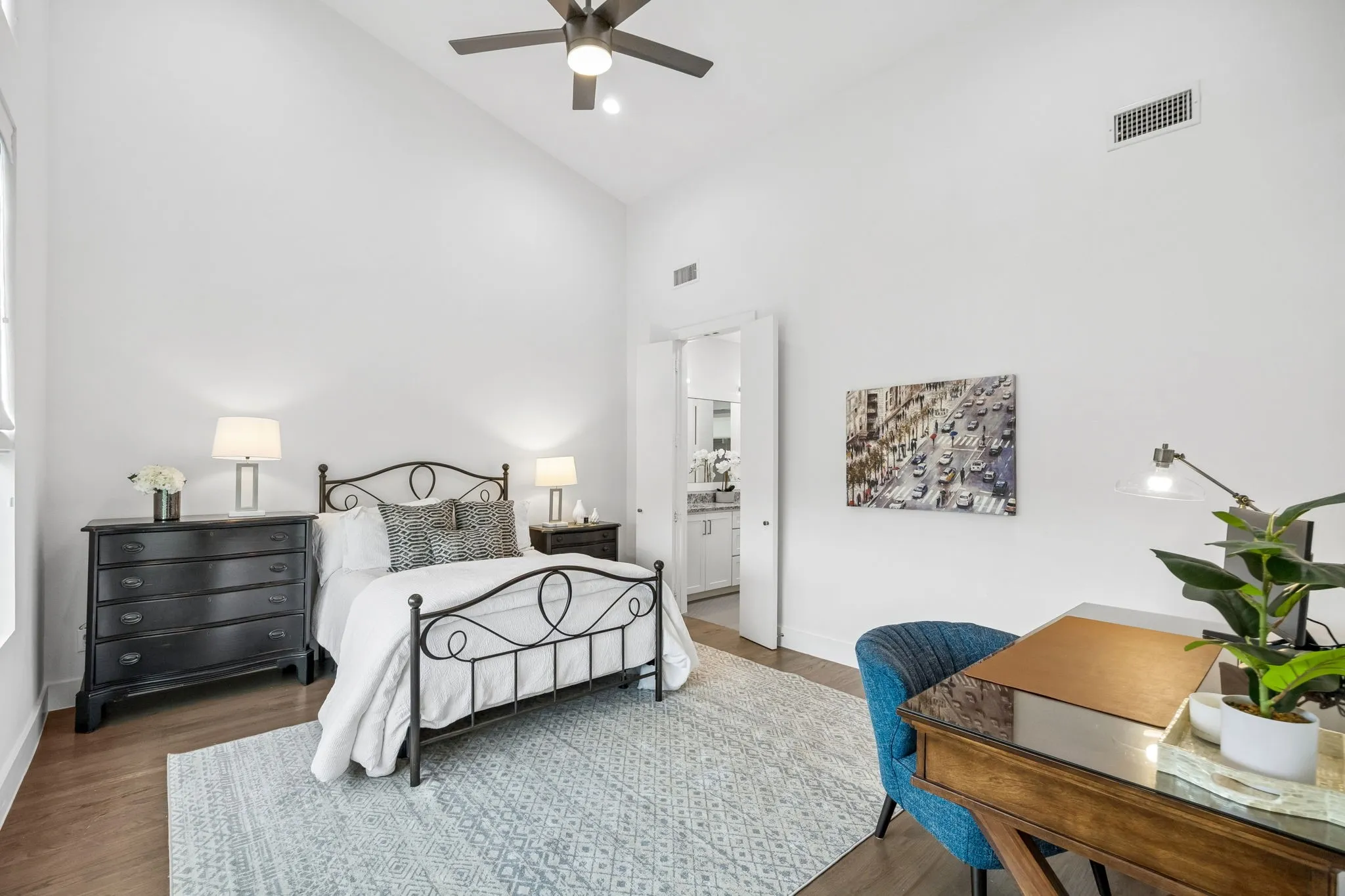 Condominium For Sale in Dallas County , 5811 Lindell Avenue 102, Dallas, Texas 75206, 2 Bedroom, 3 Bathroom, 2 Garage spaces, 1,463 Sqft, built in 2018, mls#21335950, Real Estate Agent in Dallas, Homes For Sale in Dallas county, Homes For Sale in Dallas, Realtor in Dallas Texas, Real Estate Brokerage Independent Realty Texas, Luminita Cordes Realtor