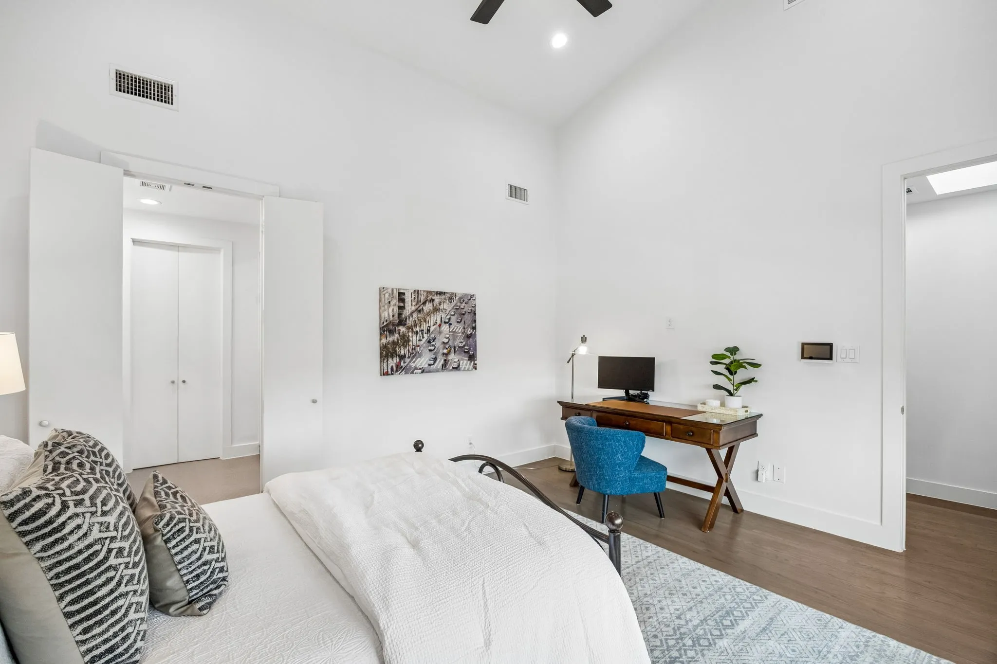 Condominium For Sale in Dallas County , 5811 Lindell Avenue 102, Dallas, Texas 75206, 2 Bedroom, 3 Bathroom, 2 Garage spaces, 1,463 Sqft, built in 2018, mls#21335950, Real Estate Agent in Dallas, Homes For Sale in Dallas county, Homes For Sale in Dallas, Realtor in Dallas Texas, Real Estate Brokerage Independent Realty Texas, Luminita Cordes Realtor