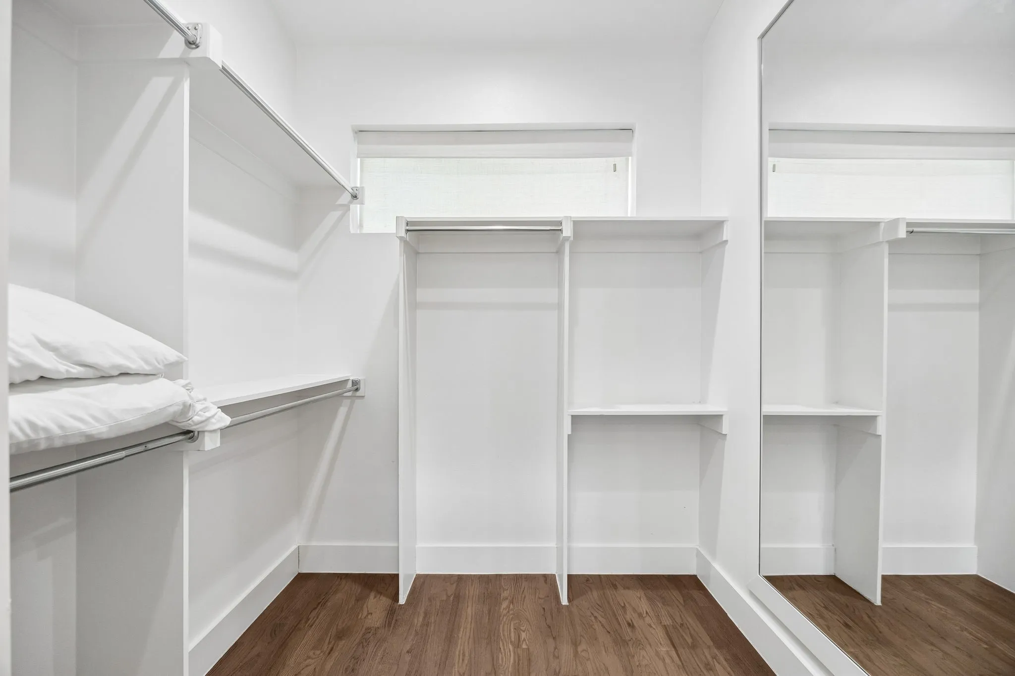 Condominium For Sale in Dallas County , 5811 Lindell Avenue 102, Dallas, Texas 75206, 2 Bedroom, 3 Bathroom, 2 Garage spaces, 1,463 Sqft, built in 2018, mls#21335950, Real Estate Agent in Dallas, Homes For Sale in Dallas county, Homes For Sale in Dallas, Realtor in Dallas Texas, Real Estate Brokerage Independent Realty Texas, Luminita Cordes Realtor