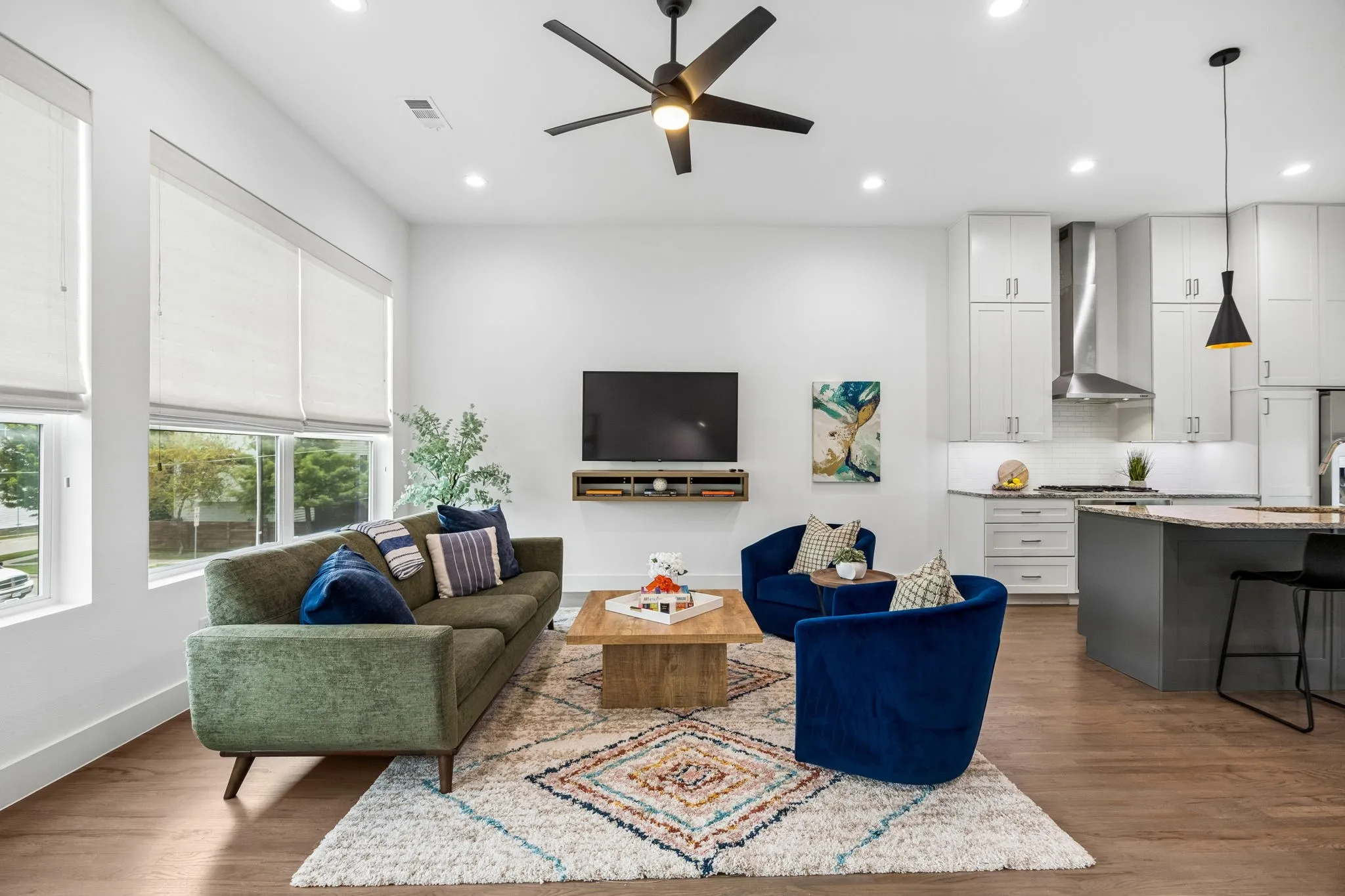 Condominium For Sale in Dallas County , 5811 Lindell Avenue 102, Dallas, Texas 75206, 2 Bedroom, 3 Bathroom, 2 Garage spaces, 1,463 Sqft, built in 2018, mls#21335950, Real Estate Agent in Dallas, Homes For Sale in Dallas county, Homes For Sale in Dallas, Realtor in Dallas Texas, Real Estate Brokerage Independent Realty Texas, Luminita Cordes Realtor