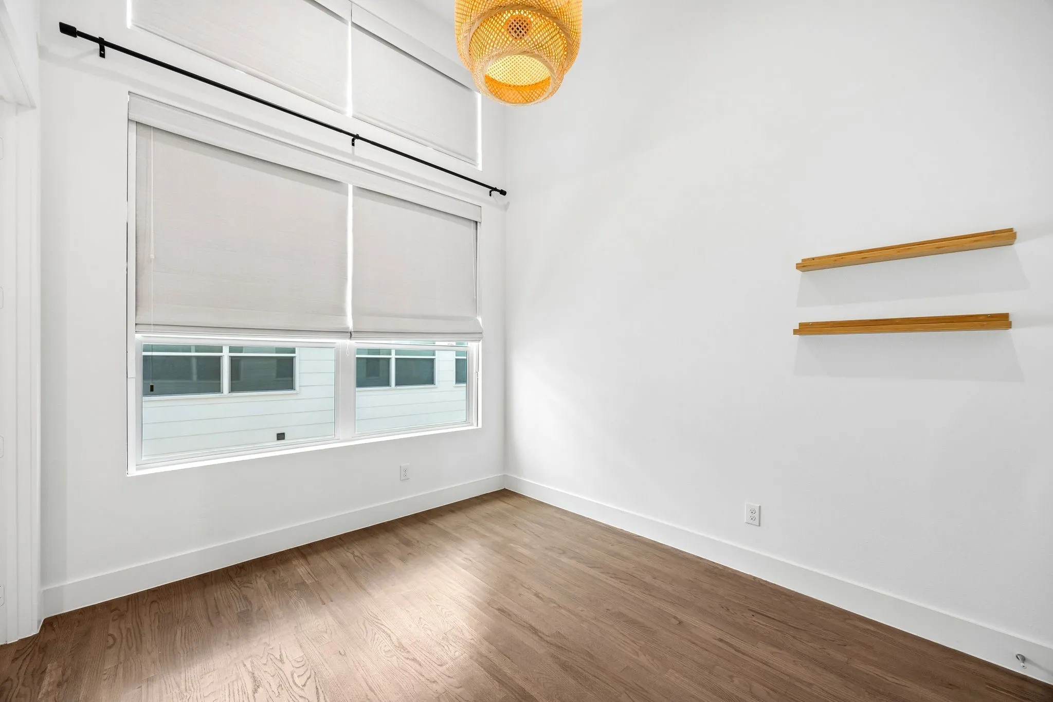 Condominium For Sale in Dallas County , 5811 Lindell Avenue 102, Dallas, Texas 75206, 2 Bedroom, 3 Bathroom, 2 Garage spaces, 1,463 Sqft, built in 2018, mls#21335950, Real Estate Agent in Dallas, Homes For Sale in Dallas county, Homes For Sale in Dallas, Realtor in Dallas Texas, Real Estate Brokerage Independent Realty Texas, Luminita Cordes Realtor