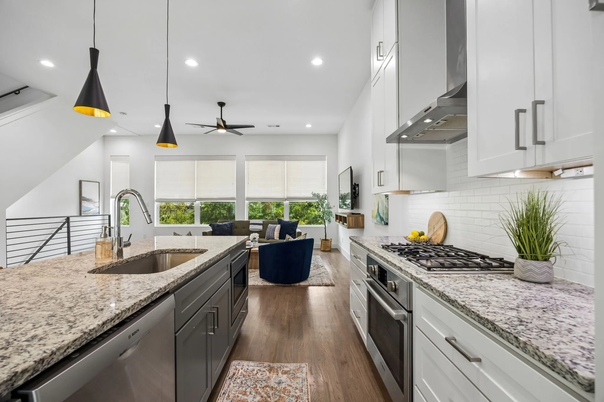 Condominium For Sale in Dallas County , 5811 Lindell Avenue 102, Dallas, Texas 75206, 2 Bedroom, 3 Bathroom, 2 Garage spaces, 1,463 Sqft, built in 2018, mls#21335950, Real Estate Agent in Dallas, Homes For Sale in Dallas county, Homes For Sale in Dallas, Realtor in Dallas Texas, Real Estate Brokerage Independent Realty Texas, Luminita Cordes Realtor