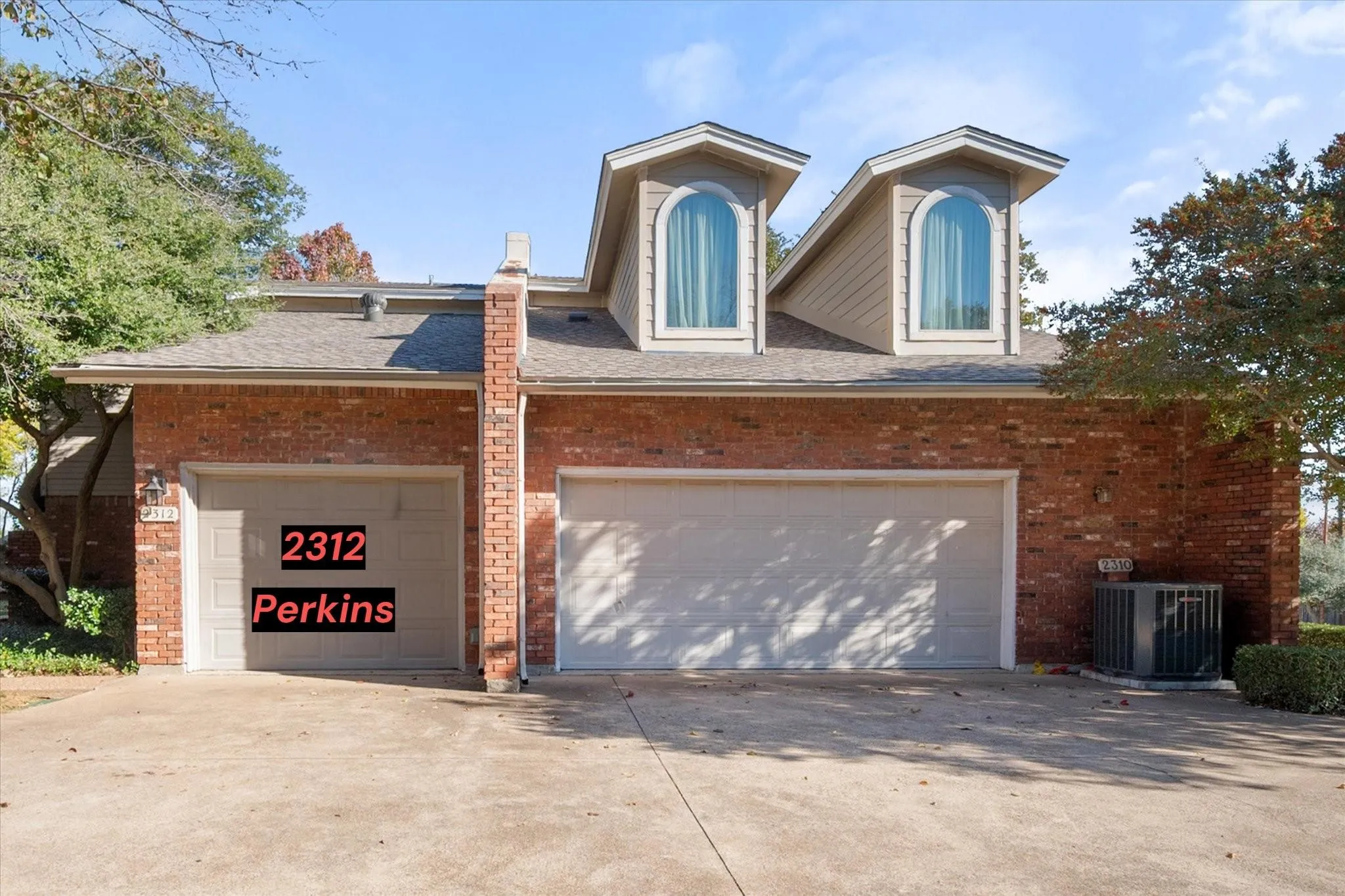 Townhouse For Rent in Tarrant County , 2312 Perkins Road, Arlington, Texas 76016, 2 Bedroom, 3 Bathroom, 1 Garage spaces, 1,390 Sqft, built in 1985, mls#21336555, Real Estate Agent in Arlington, Homes For Rent in Tarrant county, Homes For Rent in Arlington, Realtor in Arlington Texas, Real Estate Brokerage Independent Realty Texas, Luminita Cordes Realtor